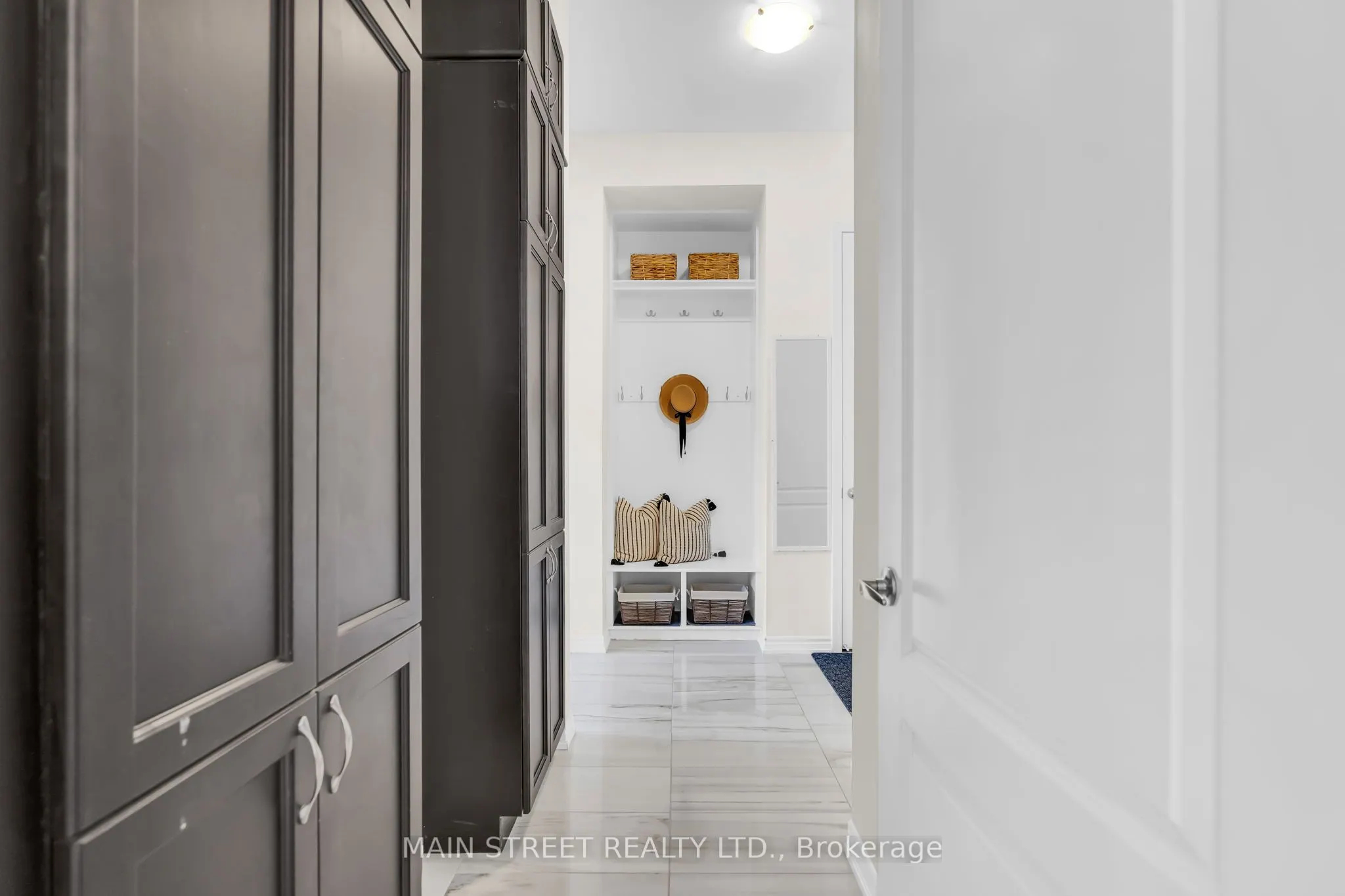 99 Bridgepointe Court