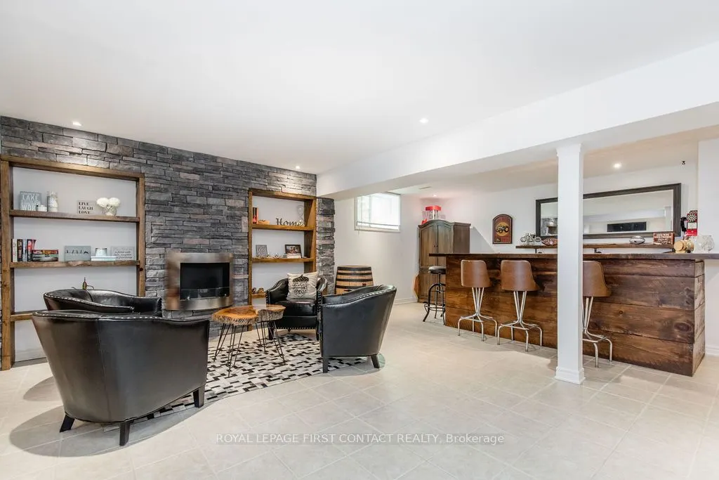 31 Vanderpost Crescent