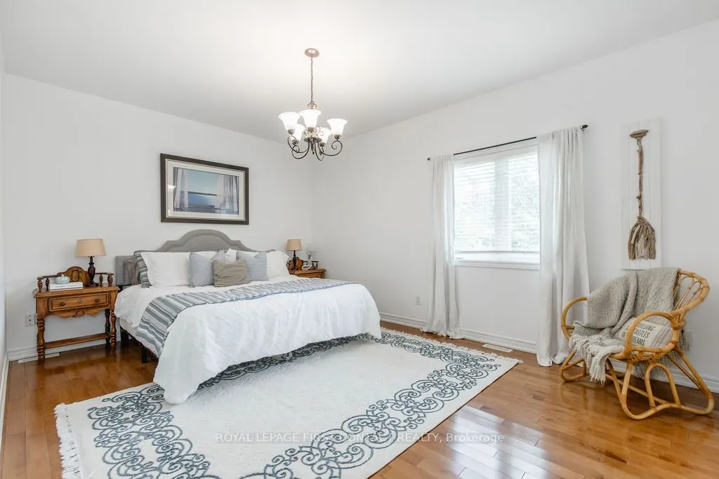 31 Vanderpost Crescent
