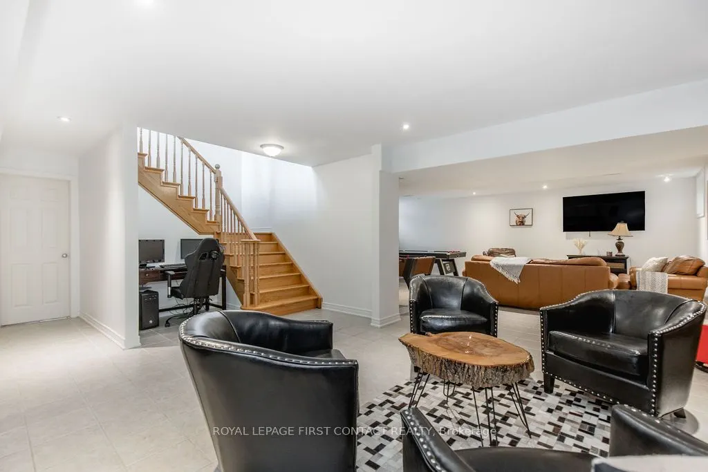 31 Vanderpost Crescent