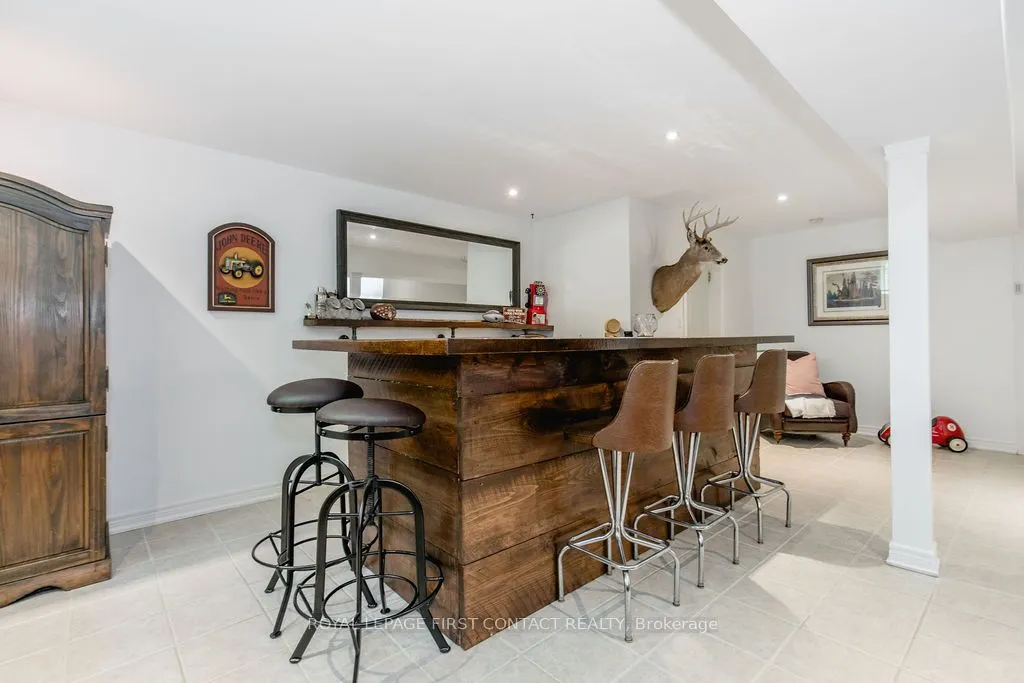 31 Vanderpost Crescent