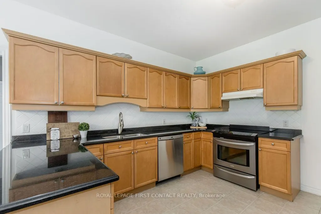 31 Vanderpost Crescent