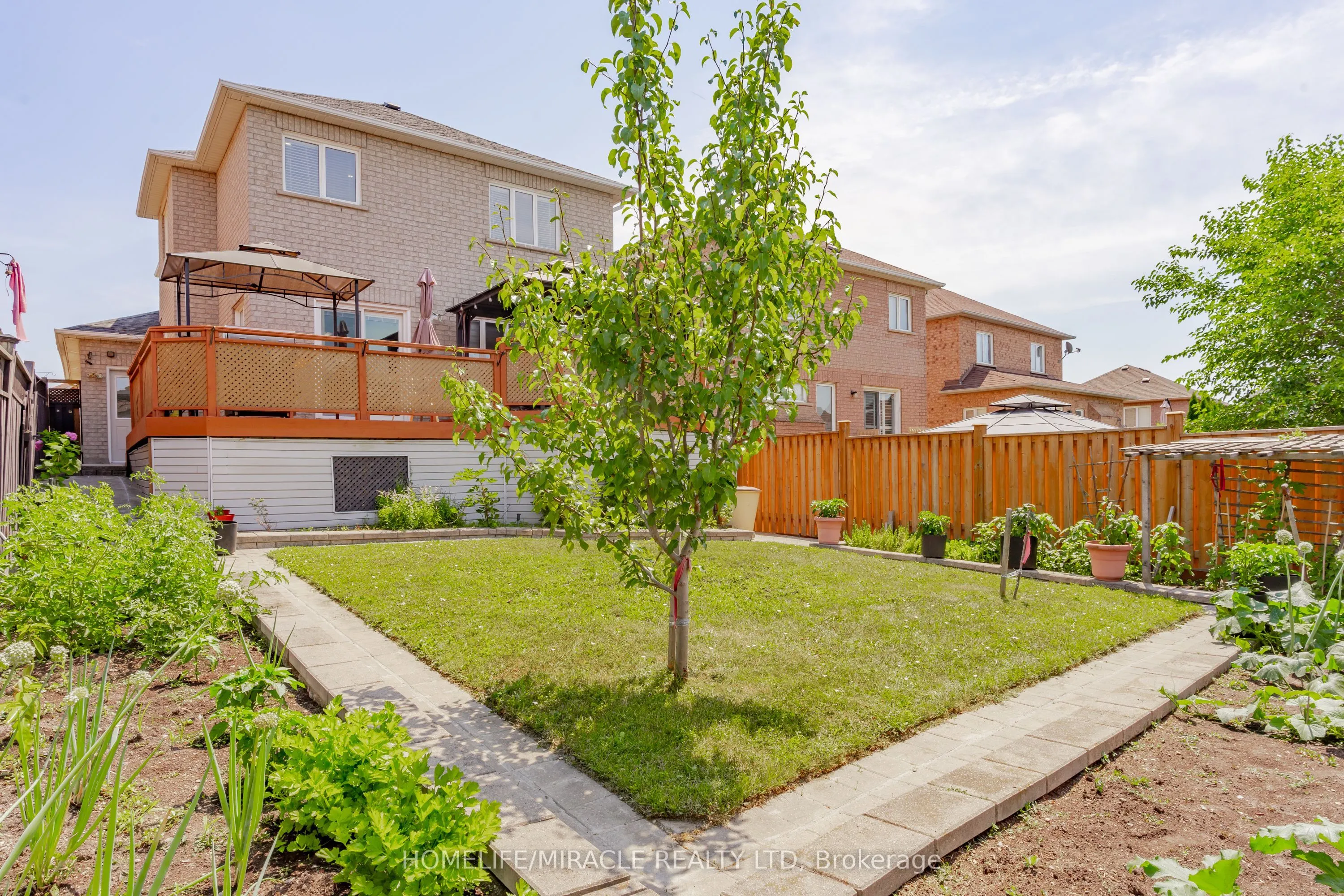 60 Forest Fountain Drive