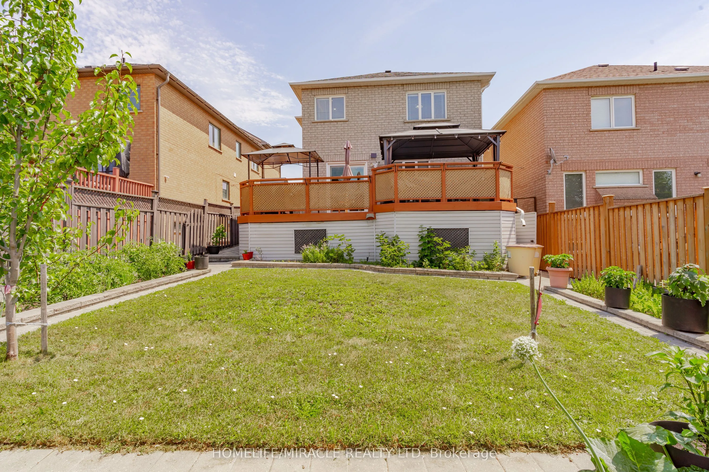 60 Forest Fountain Drive