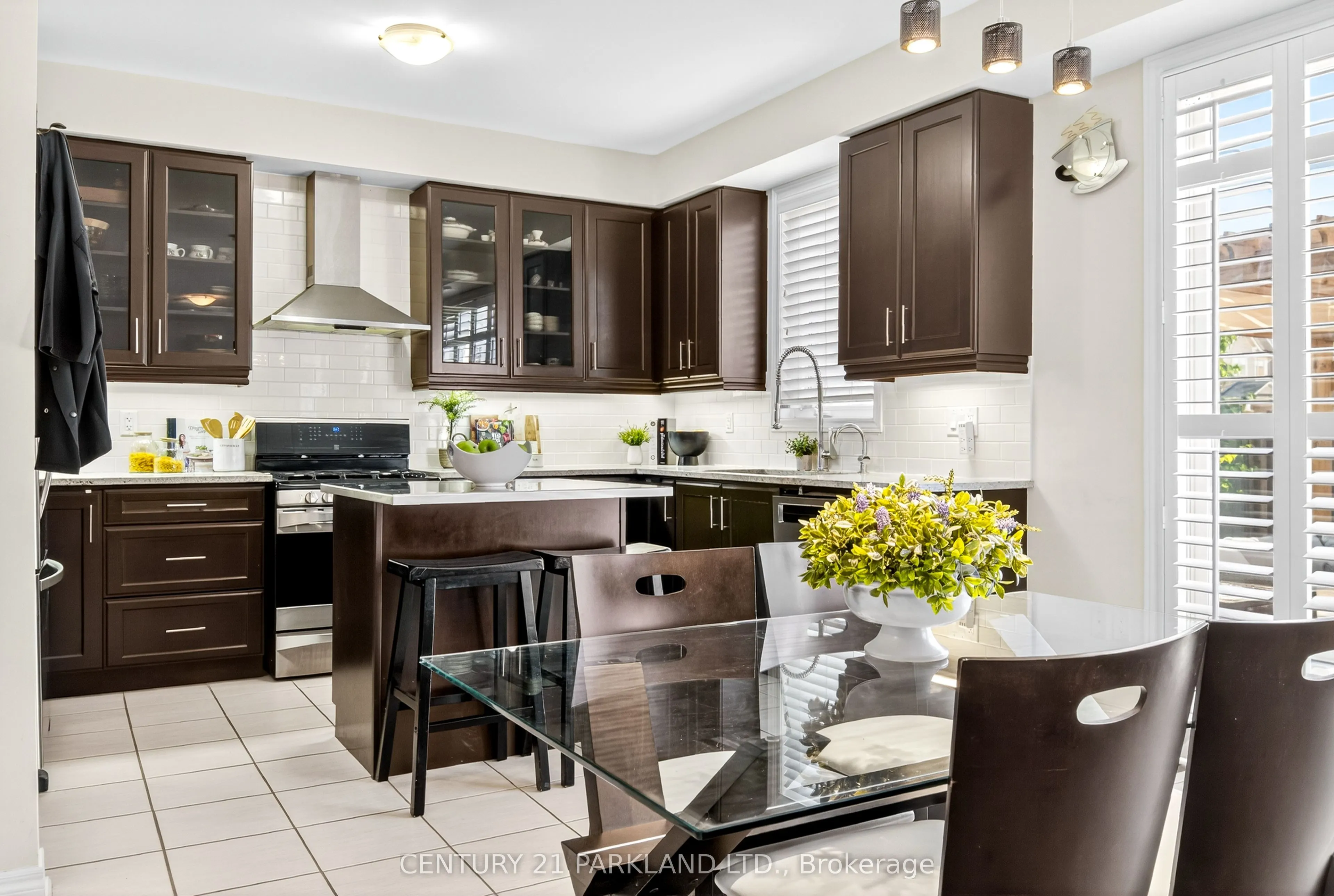 2 Farmhouse Crescent