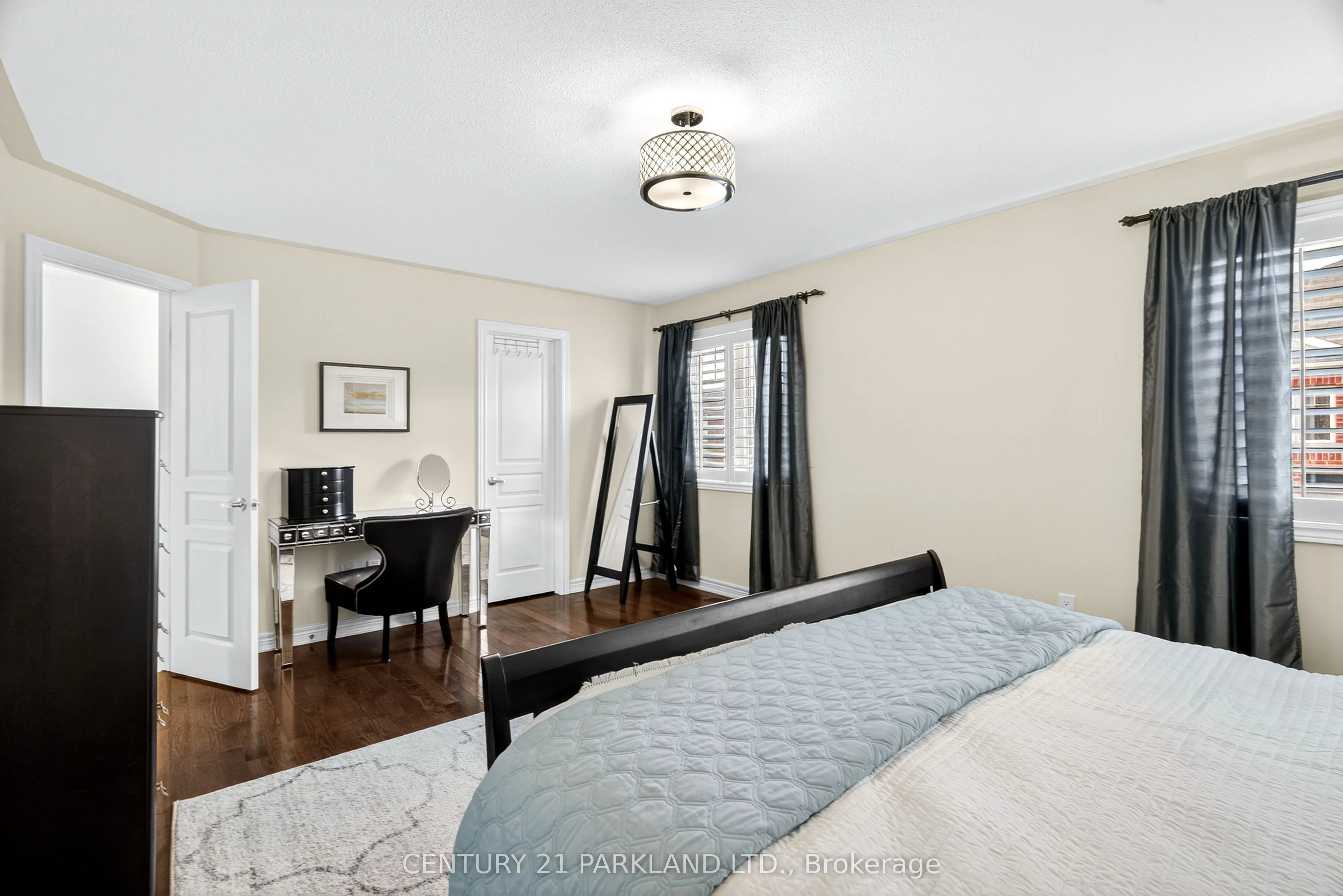 2 Farmhouse Crescent