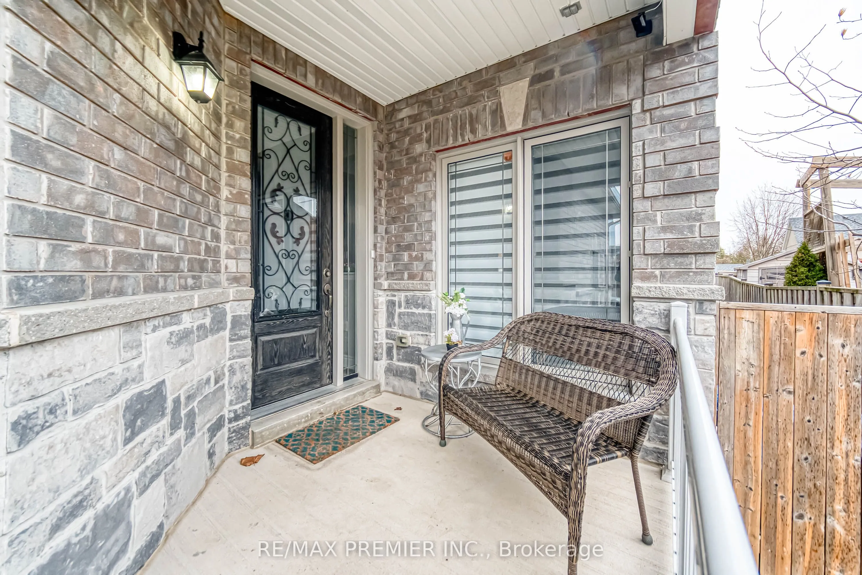 1878 Lamstone Street