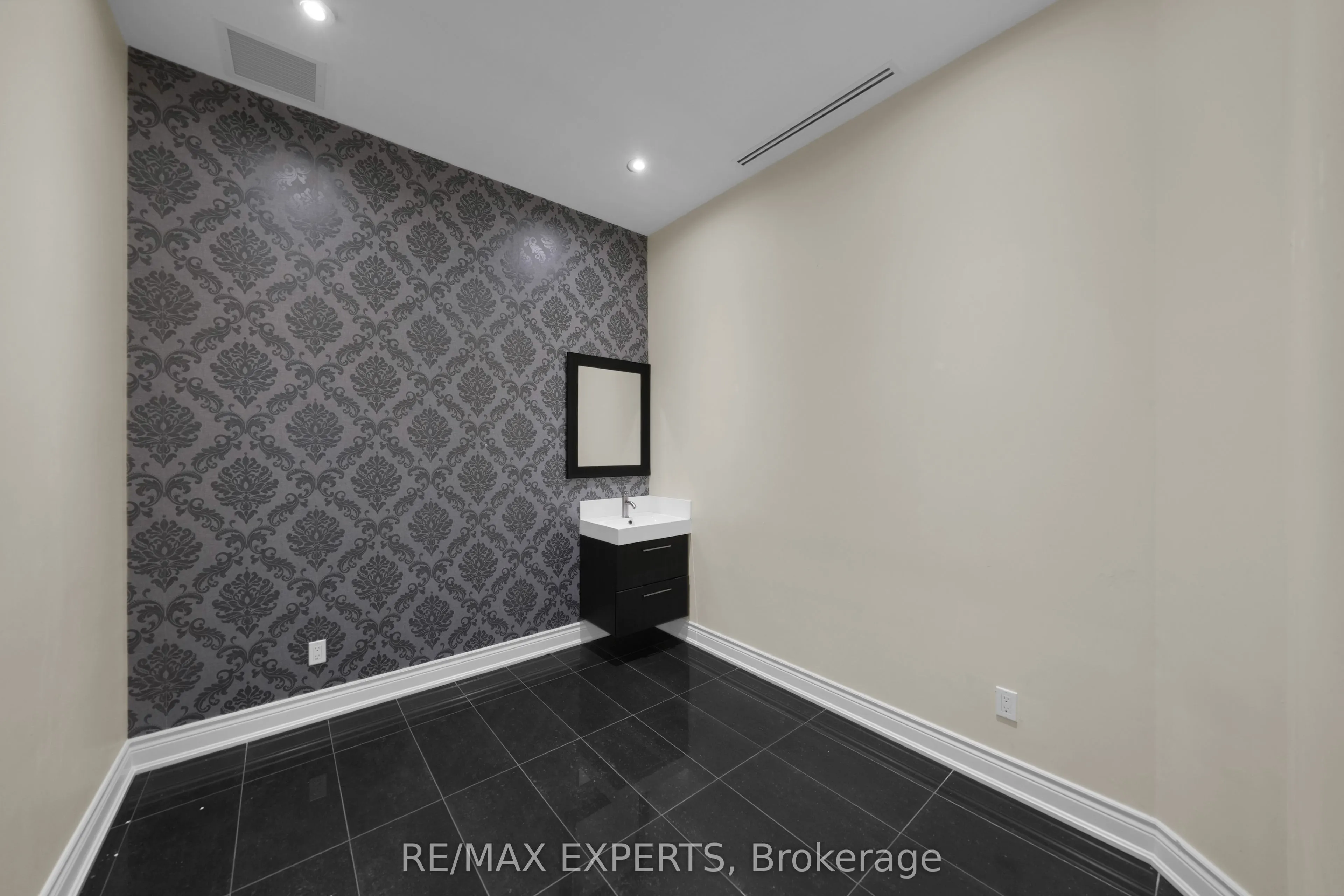 10211 Keele Street, #118