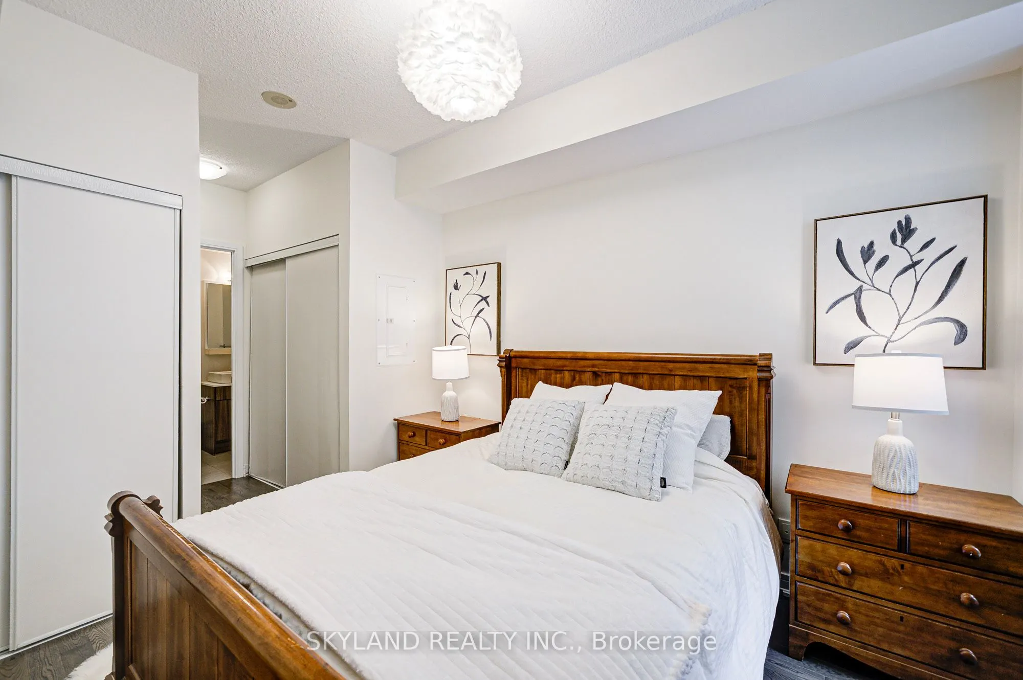 9201 Yonge Street, #NW 406
