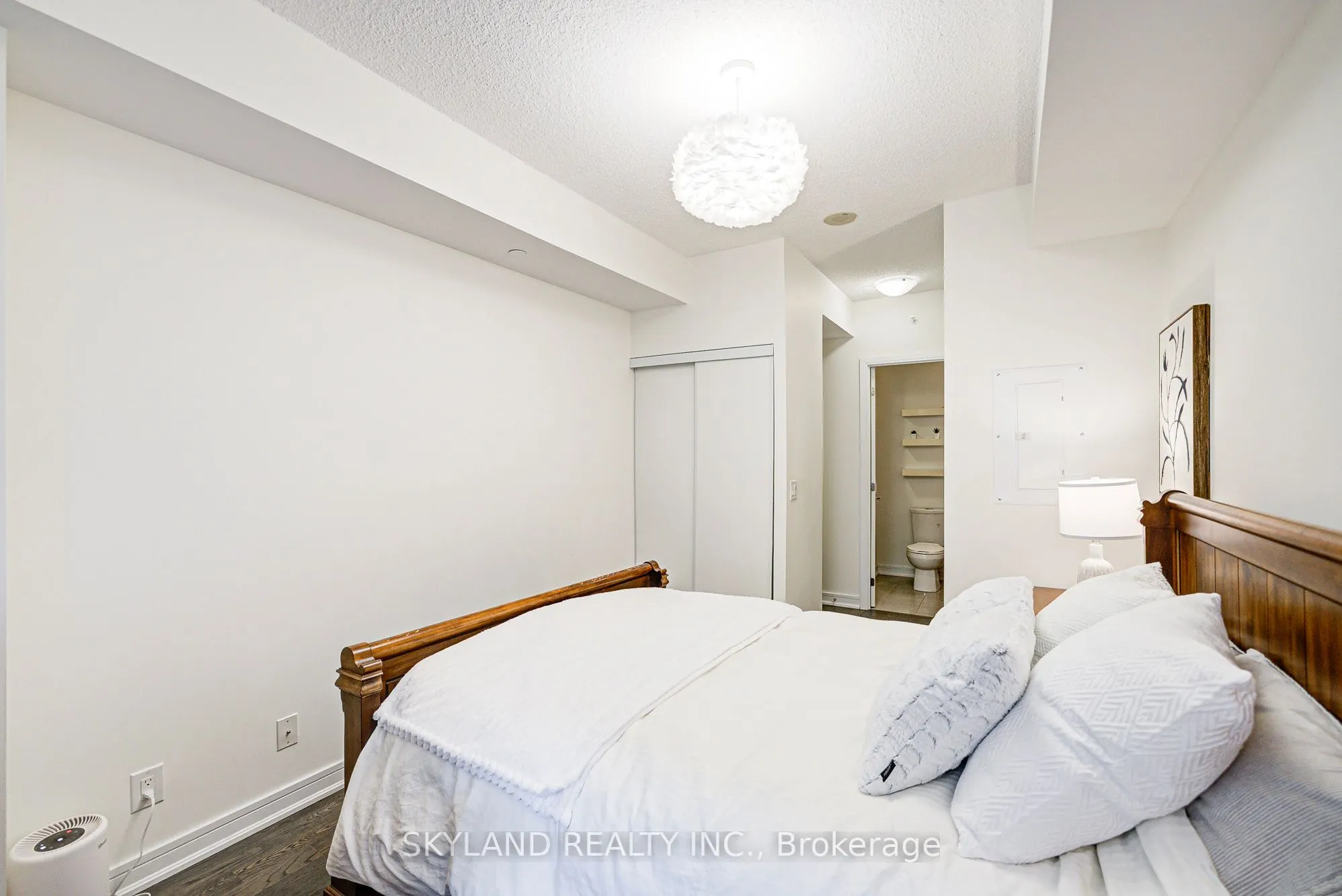 9201 Yonge Street, #NW 406