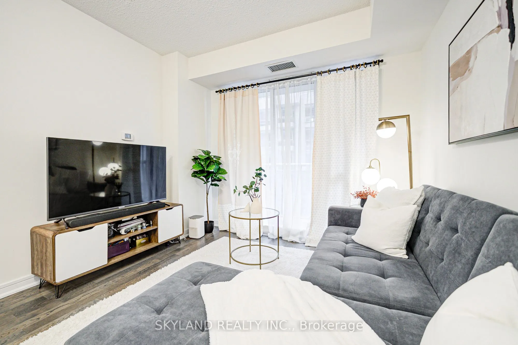 9201 Yonge Street, #NW 406