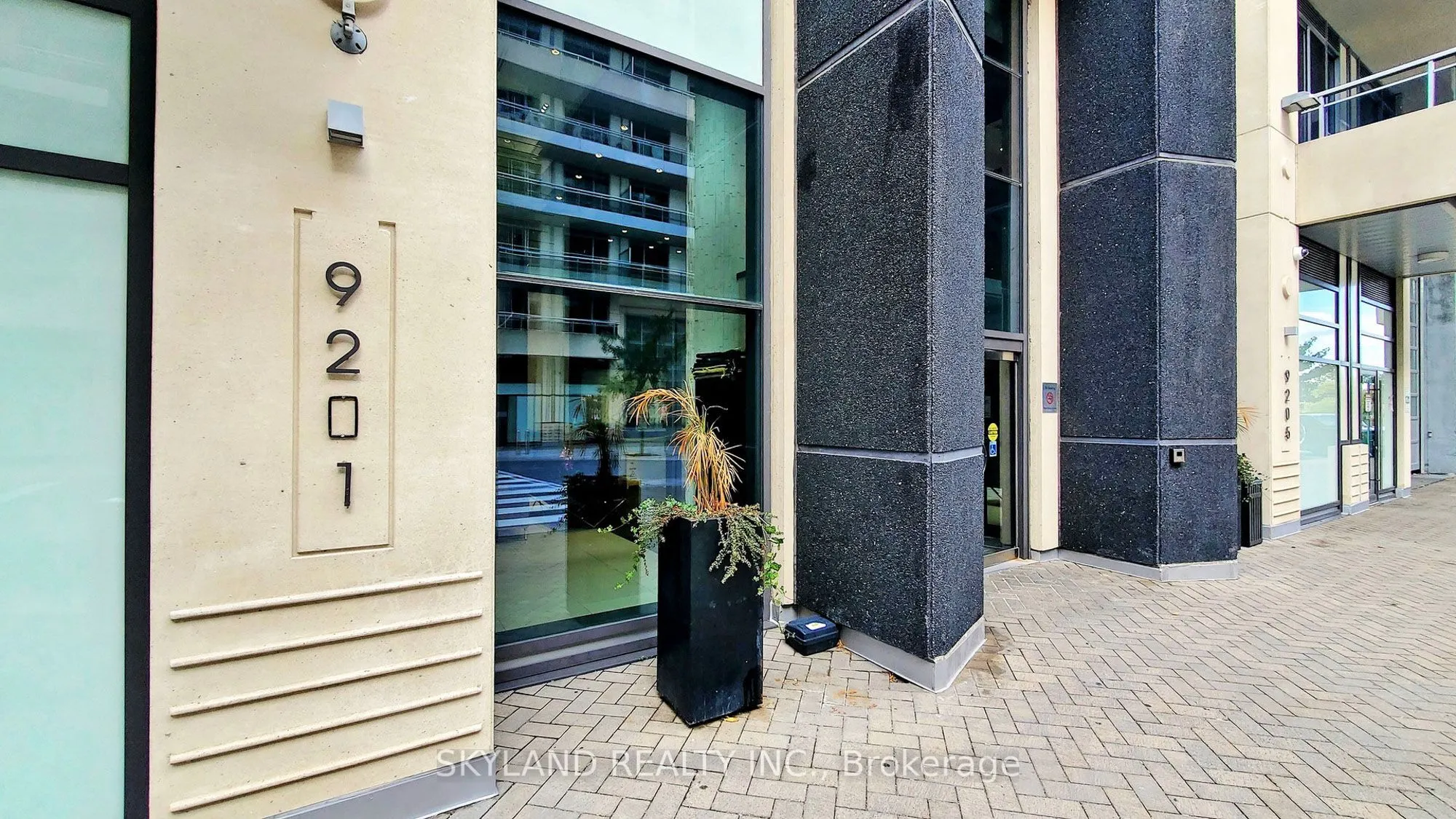 9201 Yonge Street, #NW 406