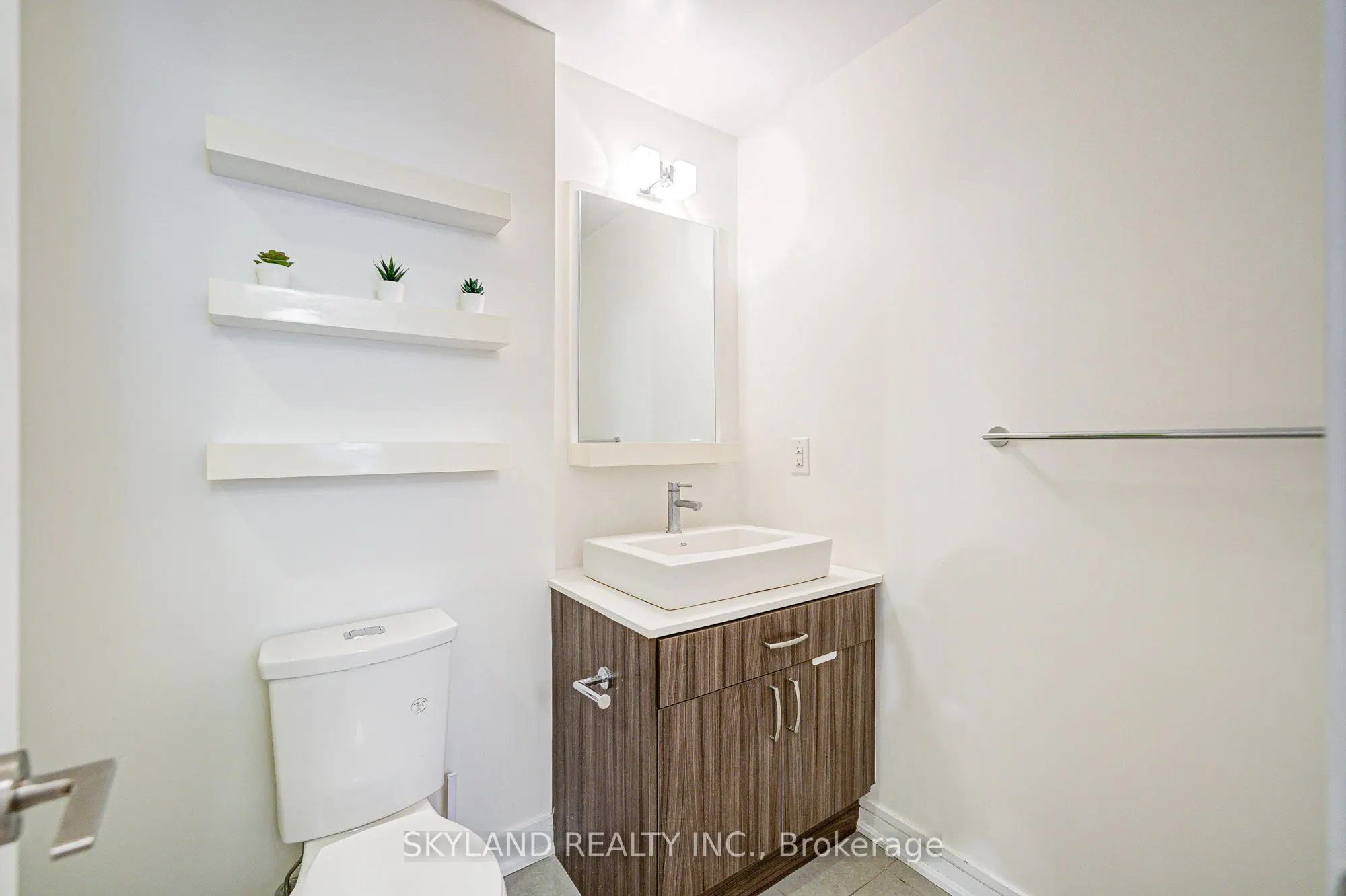 9201 Yonge Street, #NW 406
