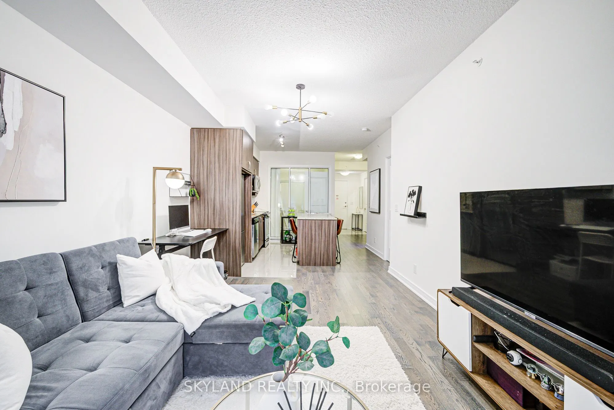 9201 Yonge Street, #NW 406