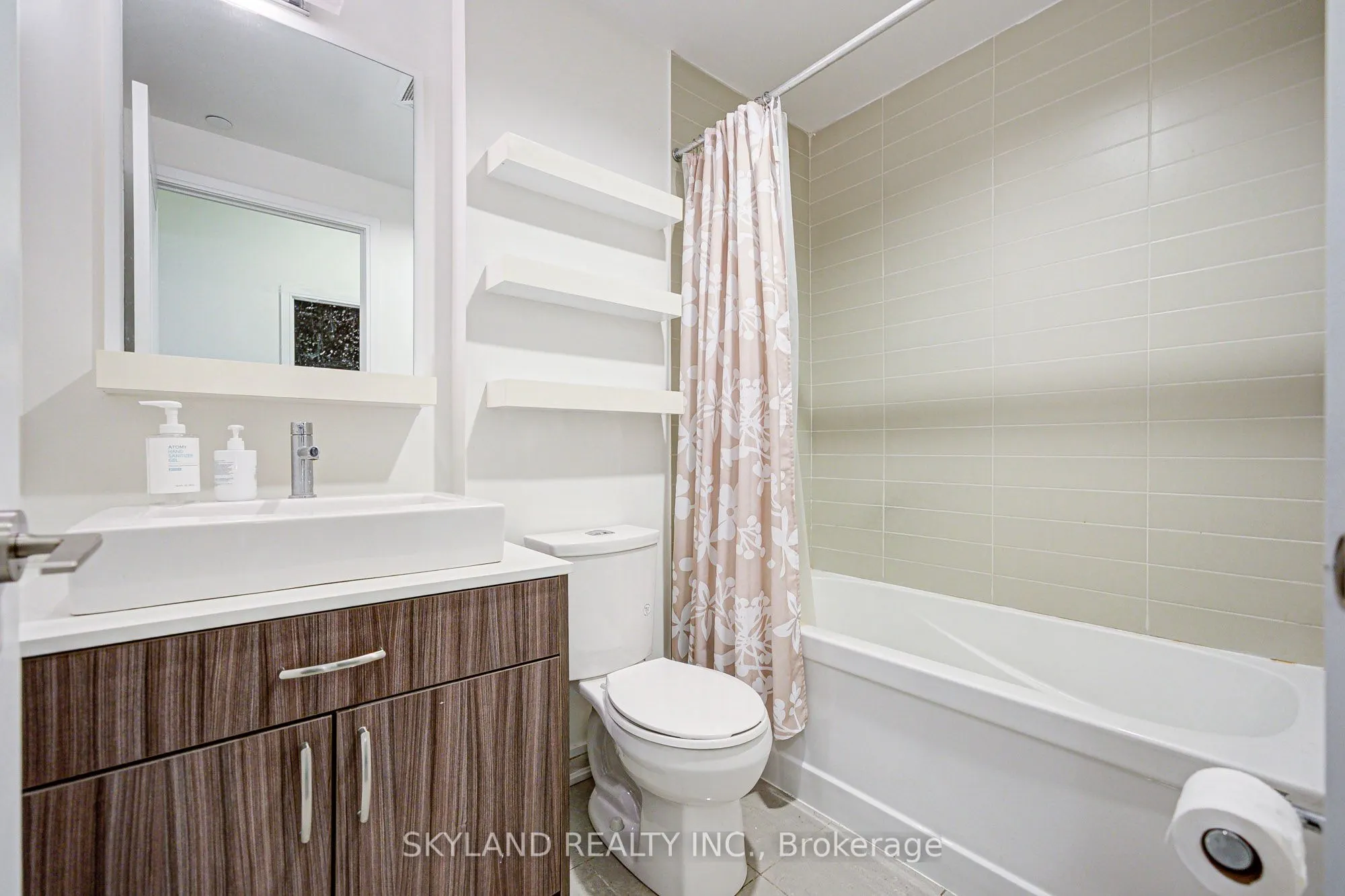 9201 Yonge Street, #NW 406