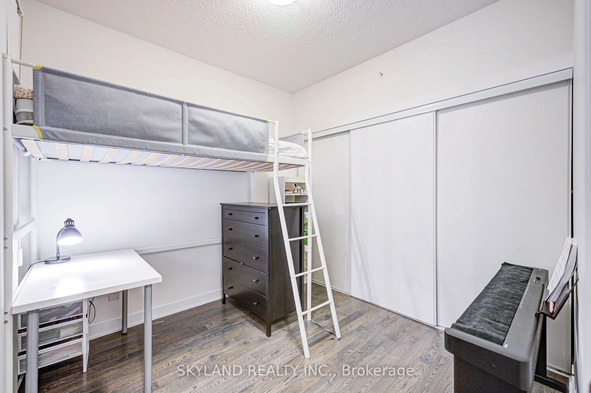 9201 Yonge Street, #NW 406