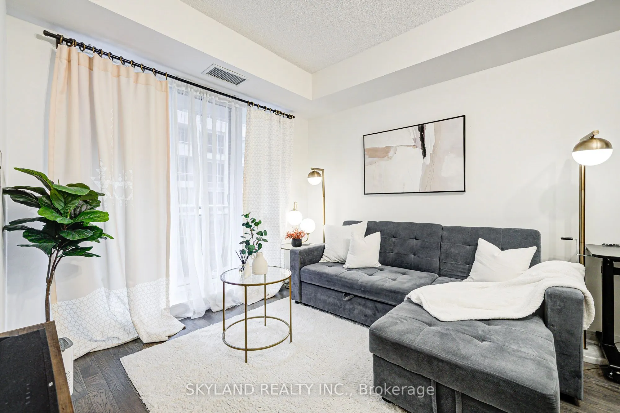 9201 Yonge Street, #NW 406