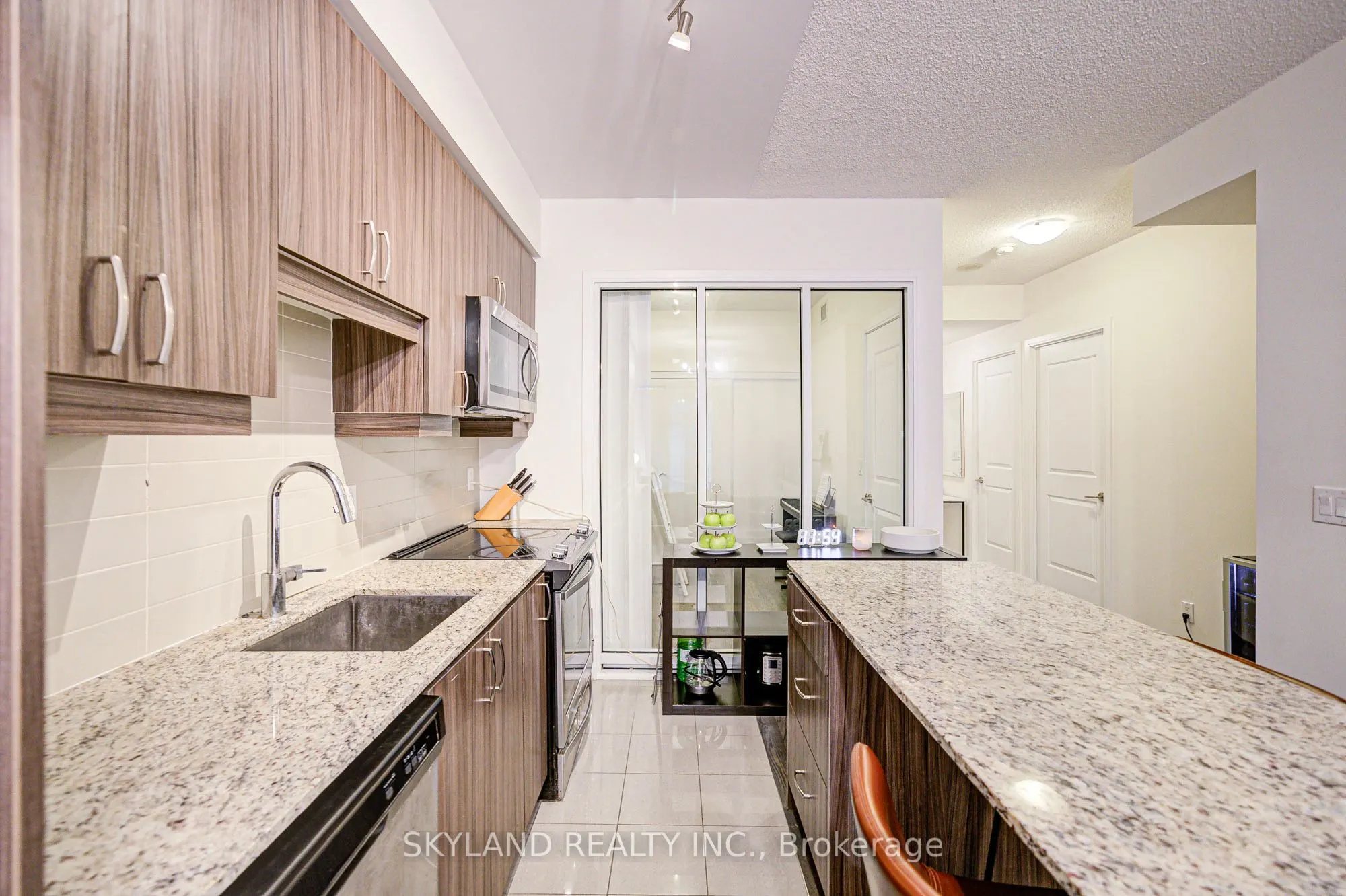 9201 Yonge Street, #NW 406