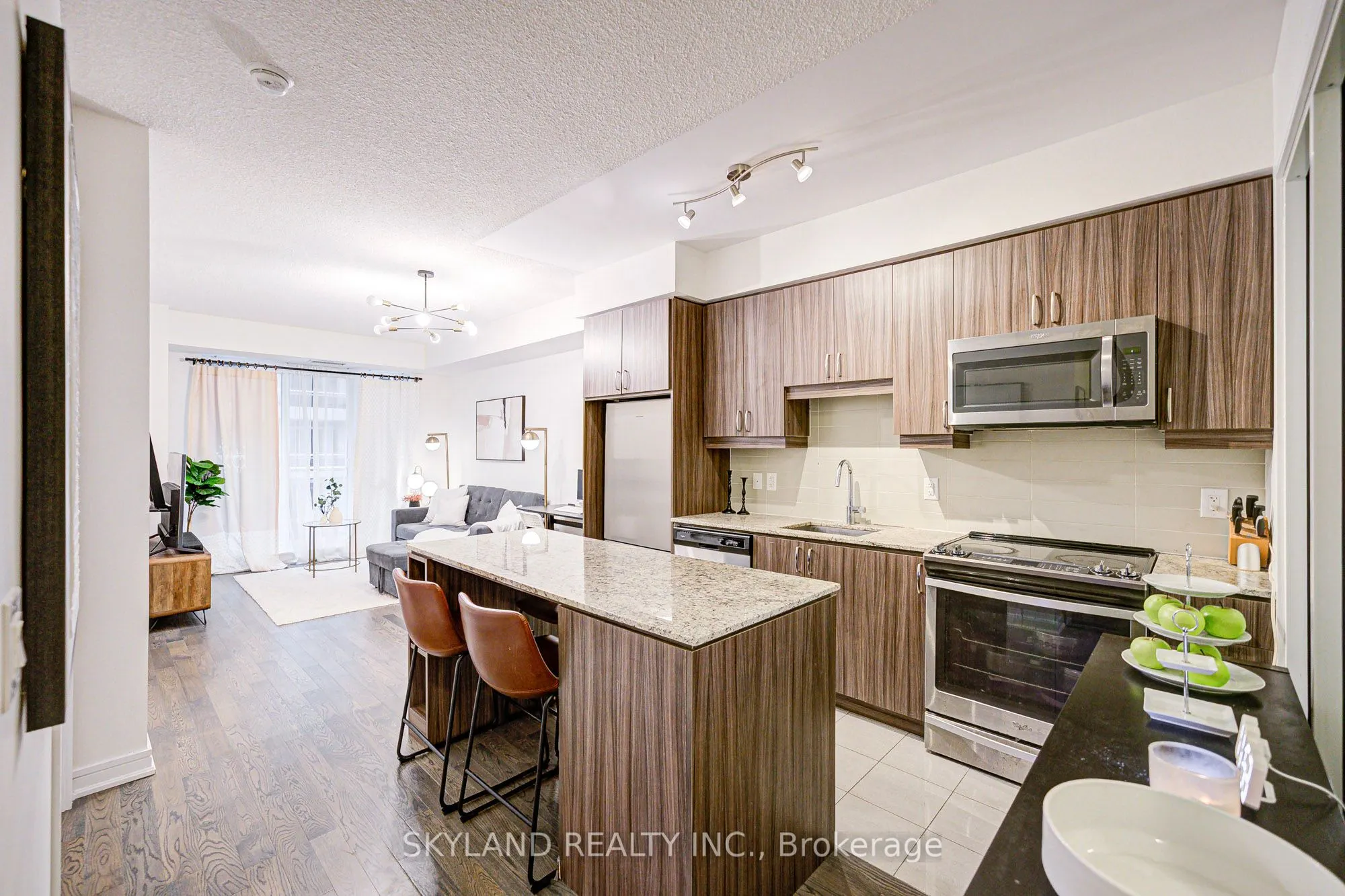 9201 Yonge Street, #NW 406