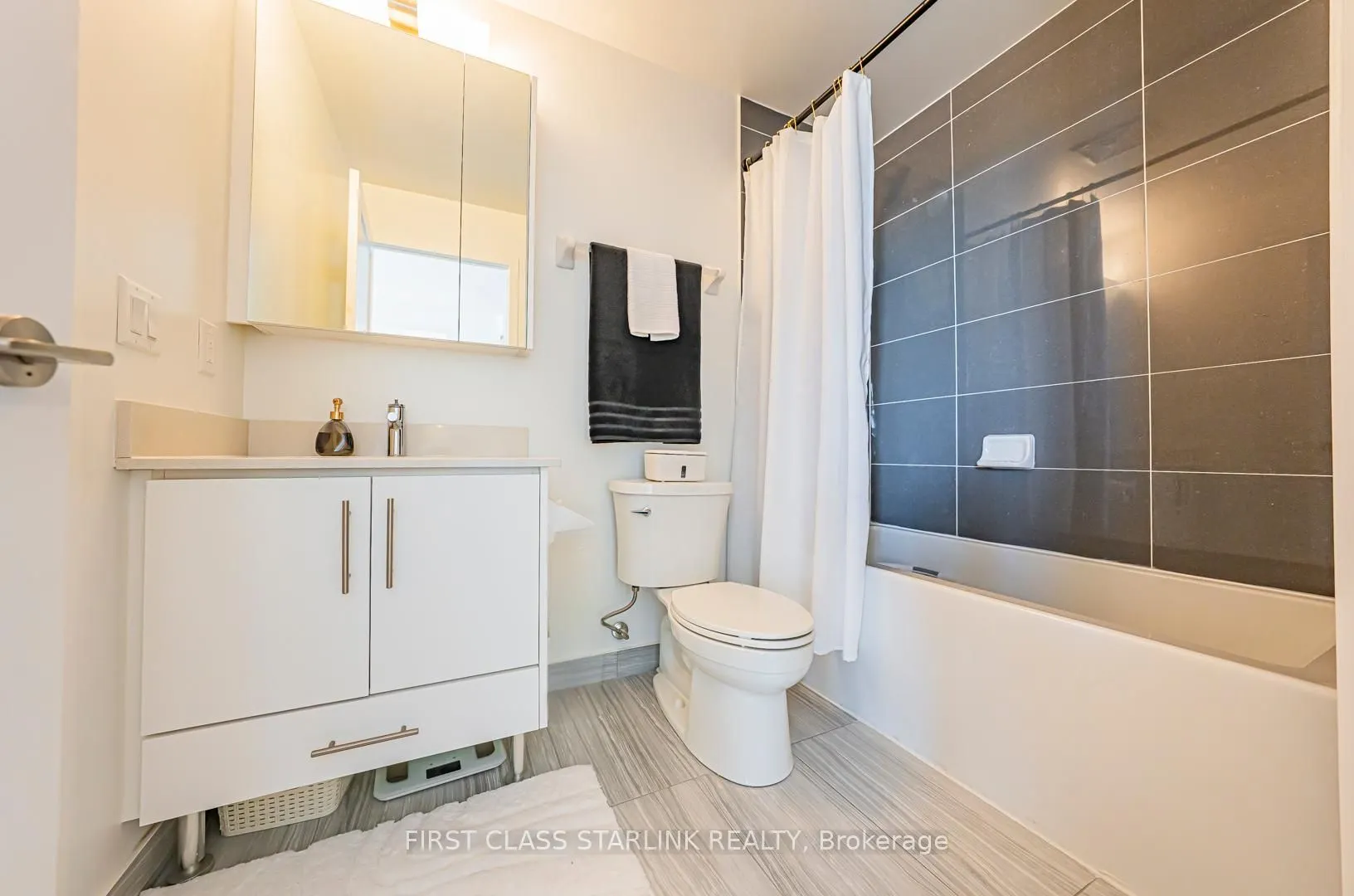 95 Oneida Crescent, #1603