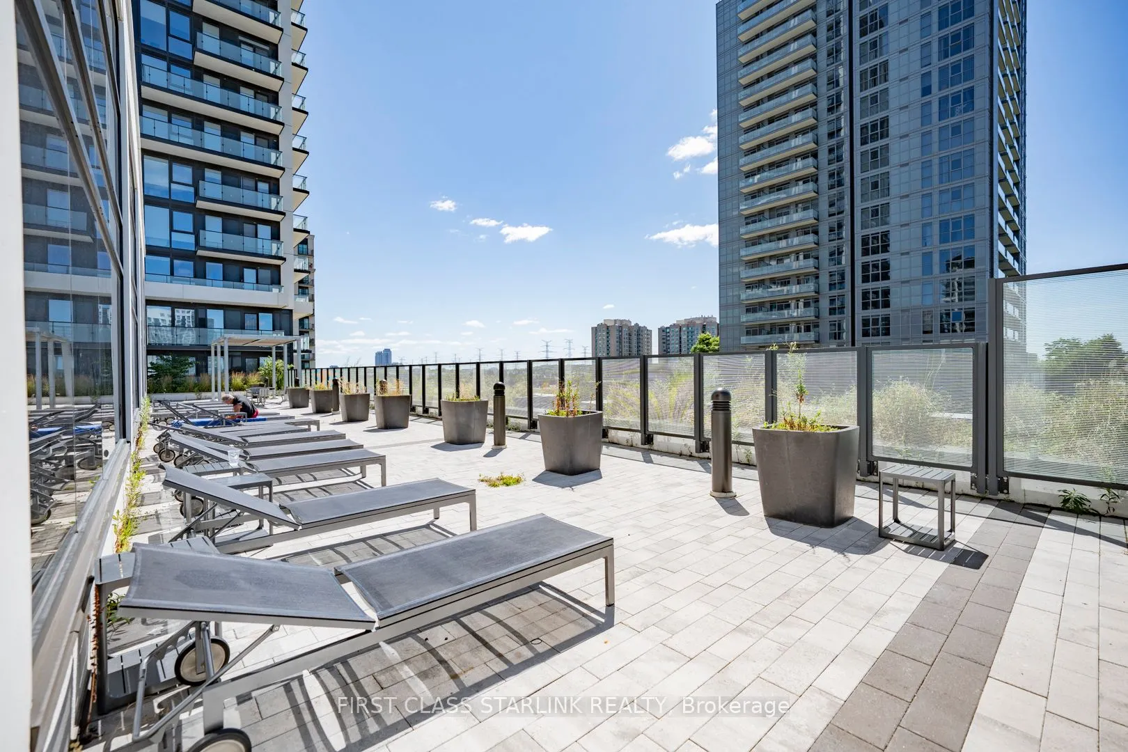 95 Oneida Crescent, #1603