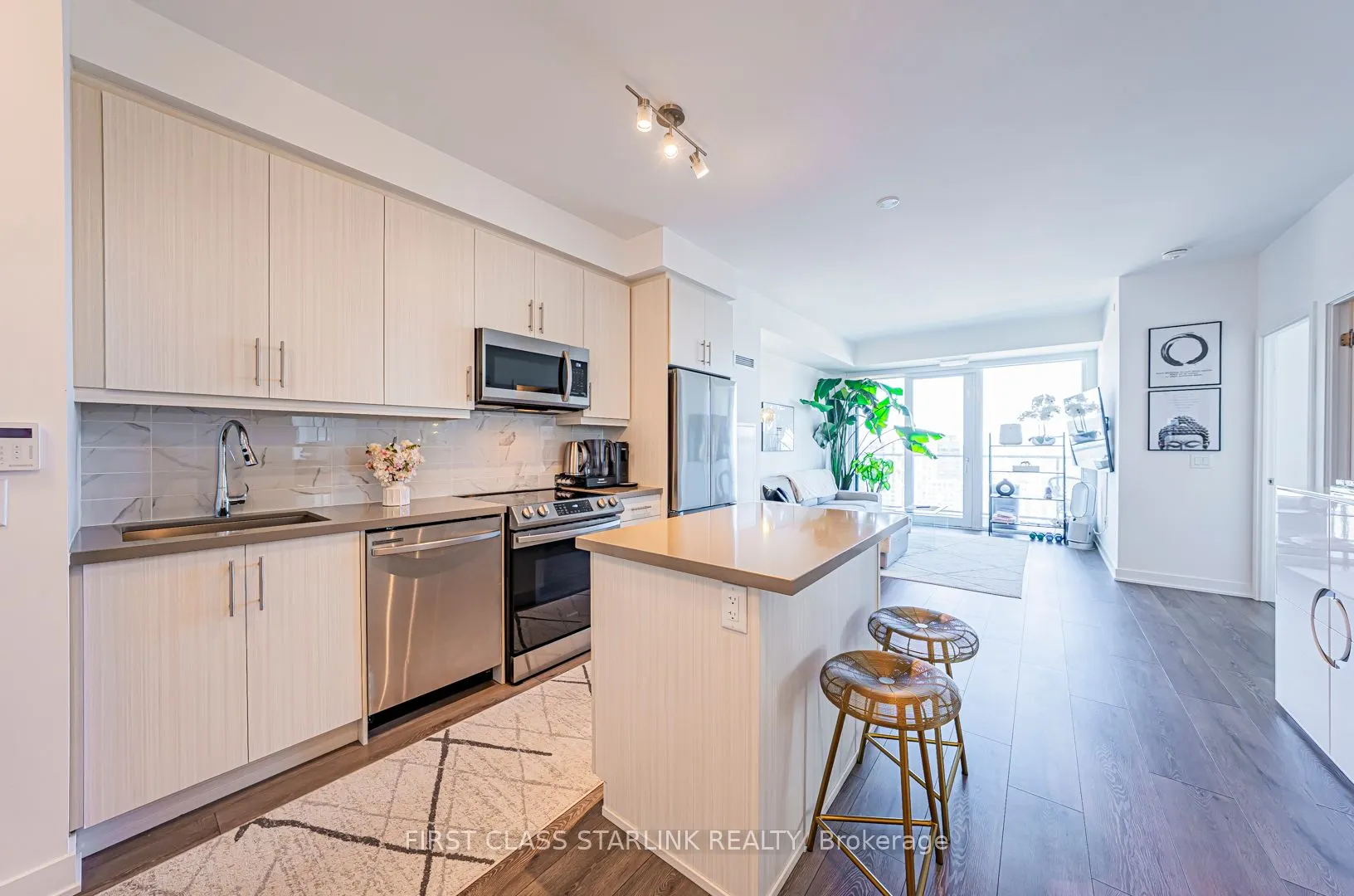 95 Oneida Crescent, #1603