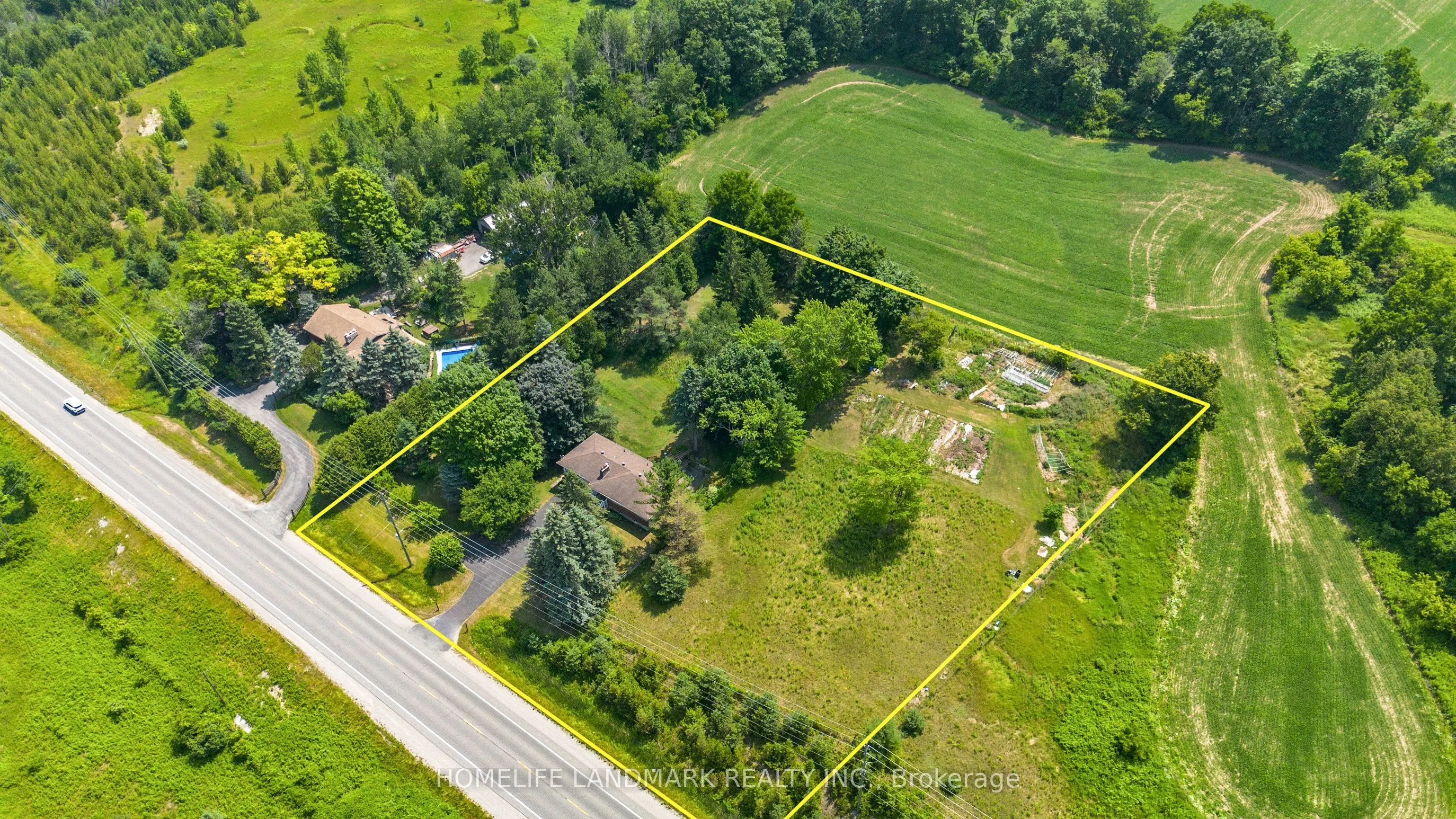 1093 Queensville Side Road