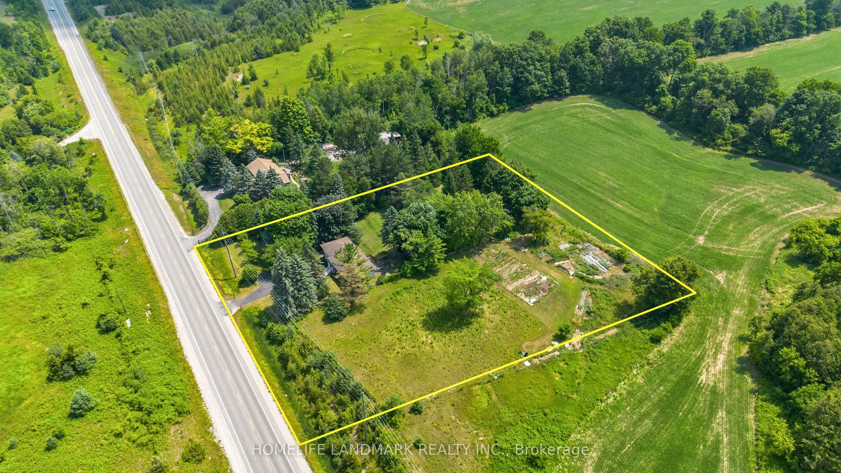 1093 Queensville Side Road
