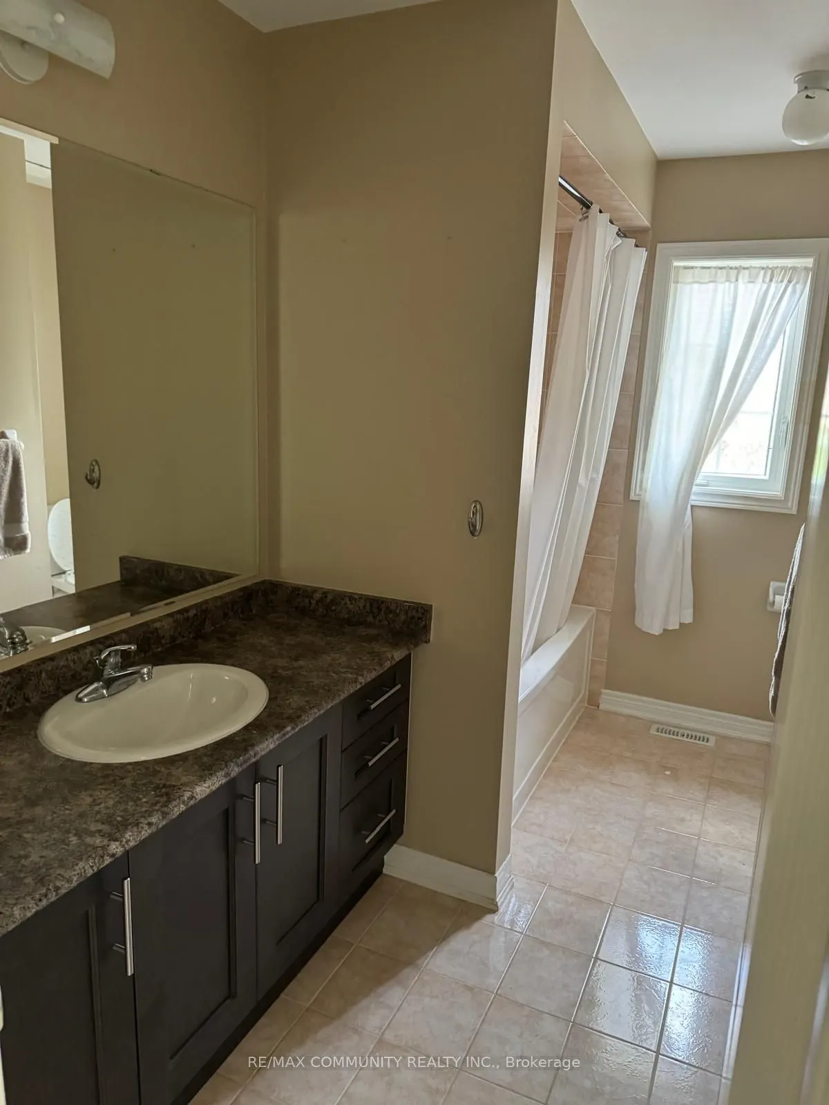19 Lewis Honey Drive, #Main