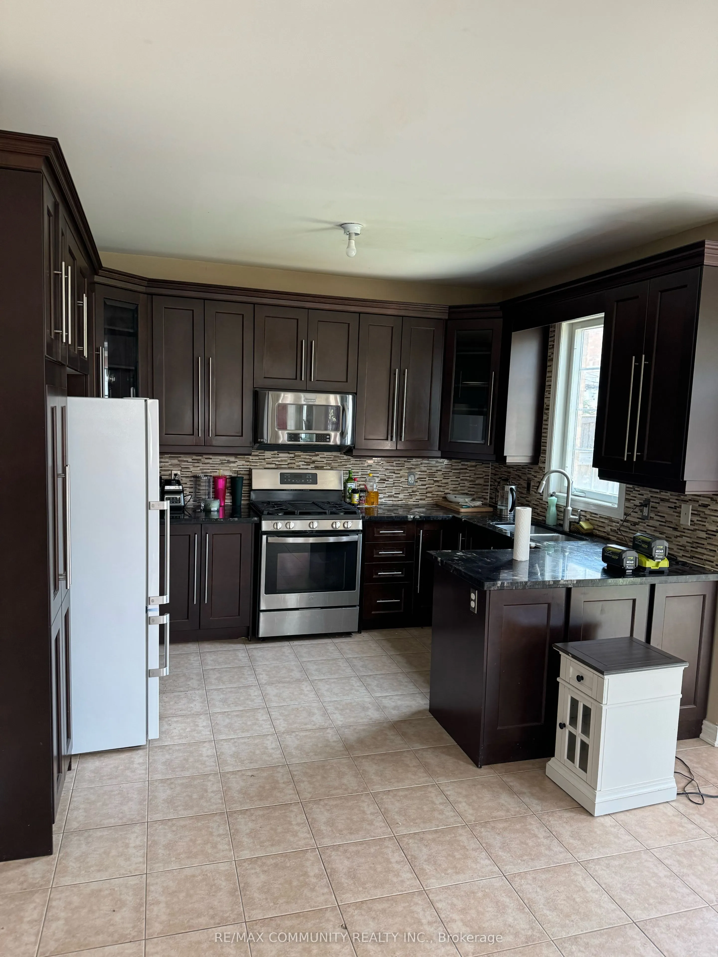 19 Lewis Honey Drive, #Main