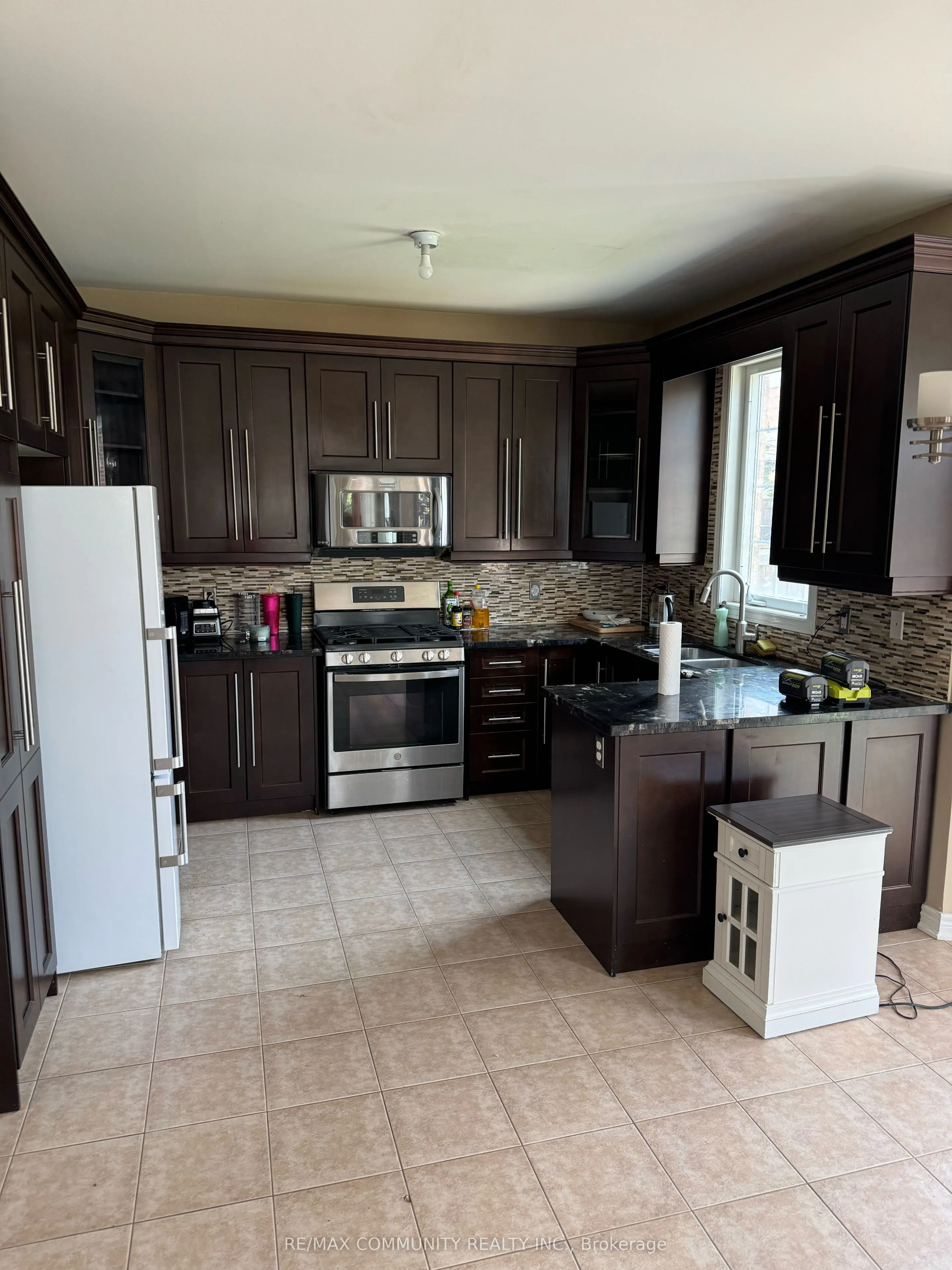 19 Lewis Honey Drive, #Main