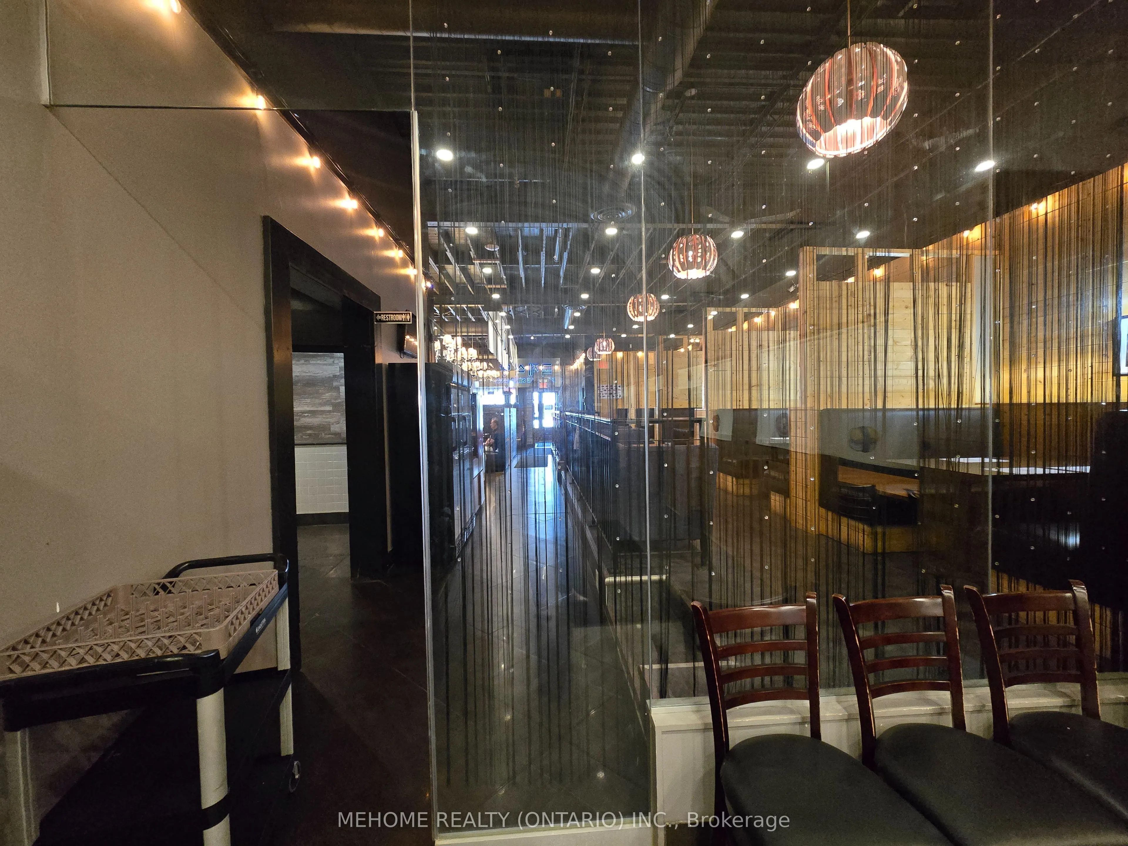 155 Wellington Street E