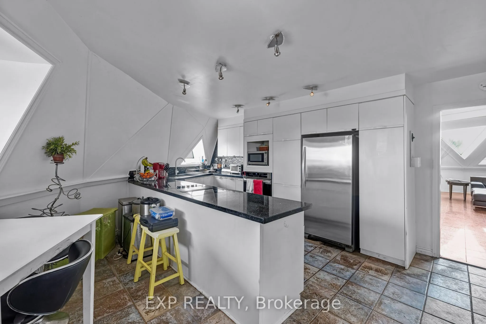 21152 Kennedy Road