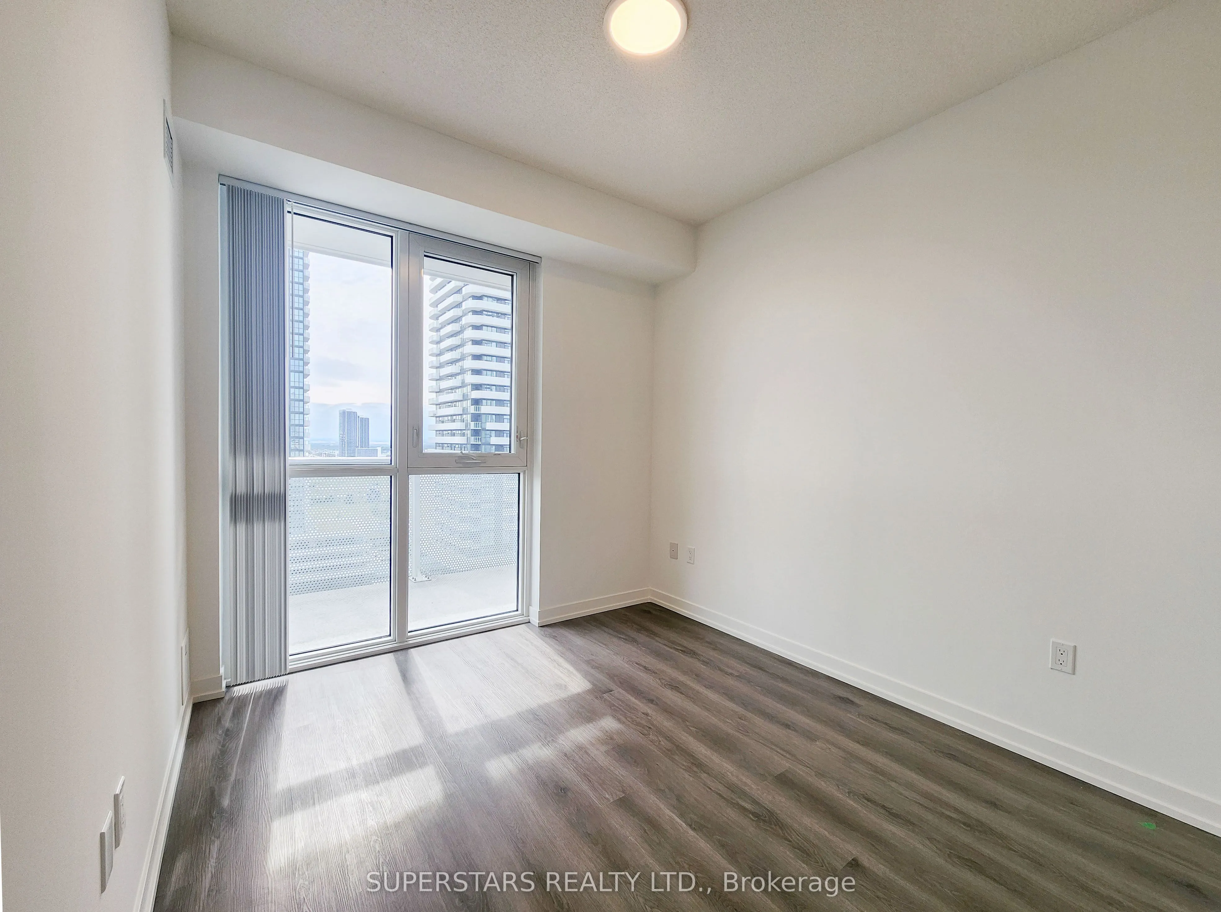 28 Interchange Way, #1602