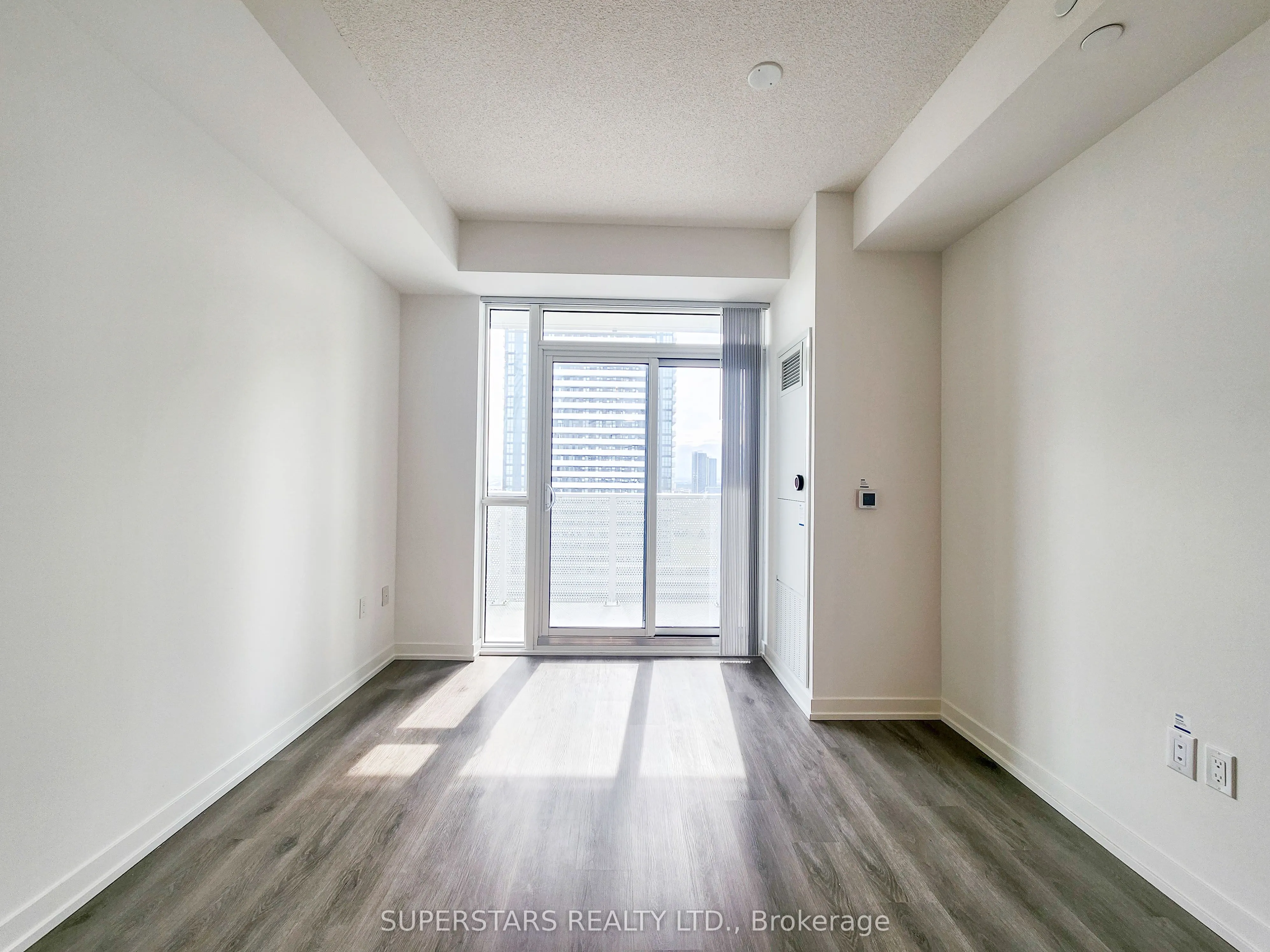 28 Interchange Way, #1602