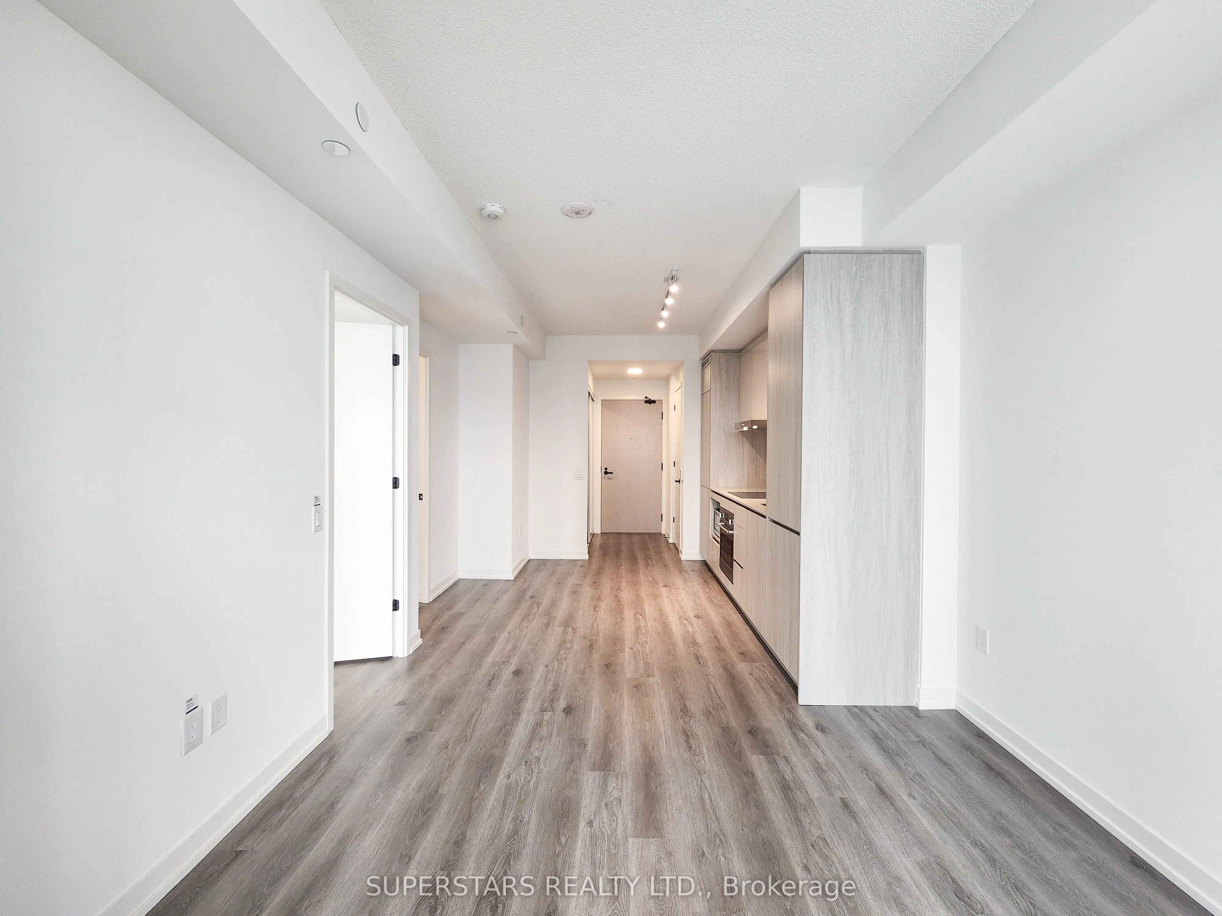 28 Interchange Way, #1602