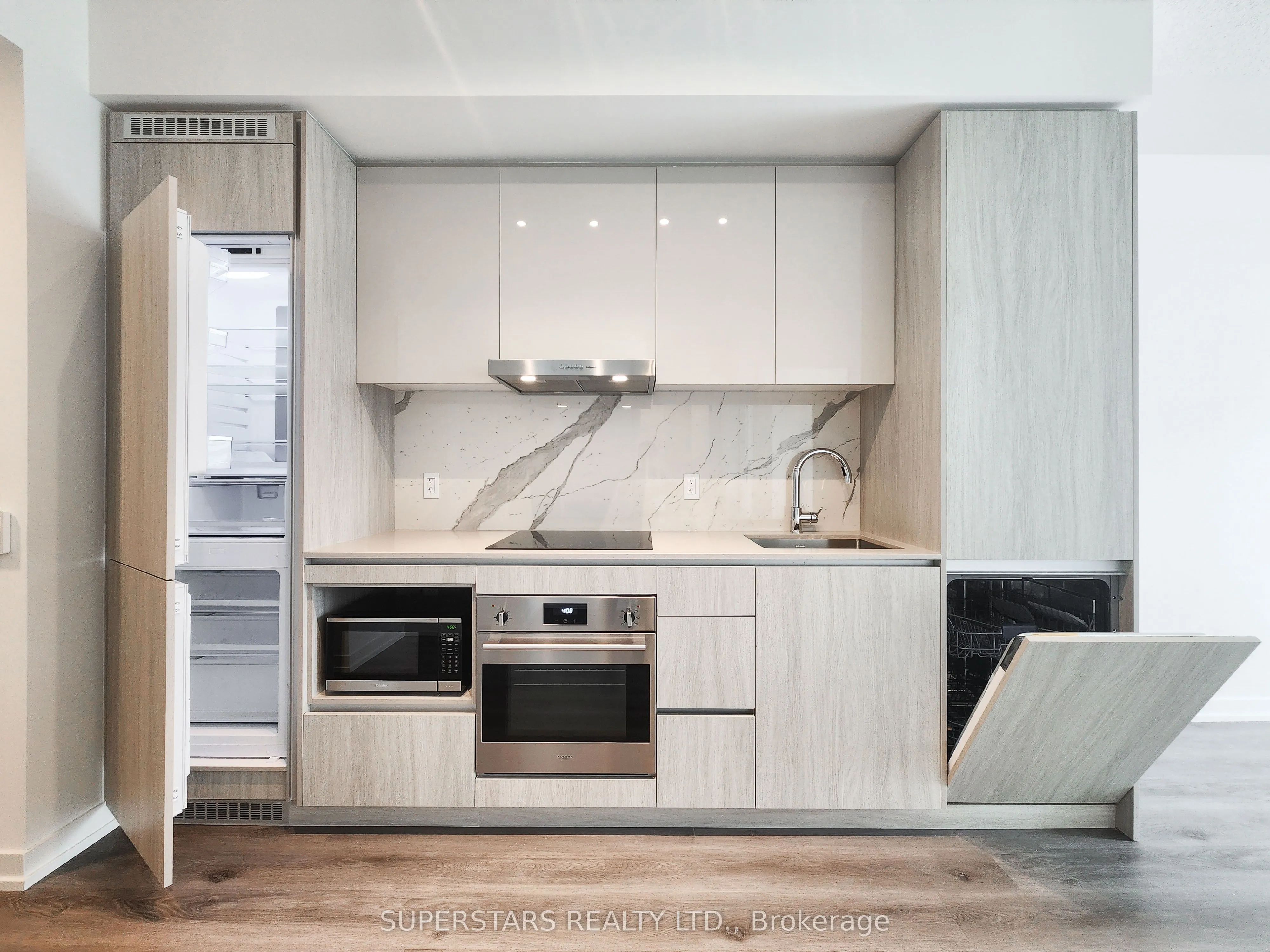 28 Interchange Way, #1602