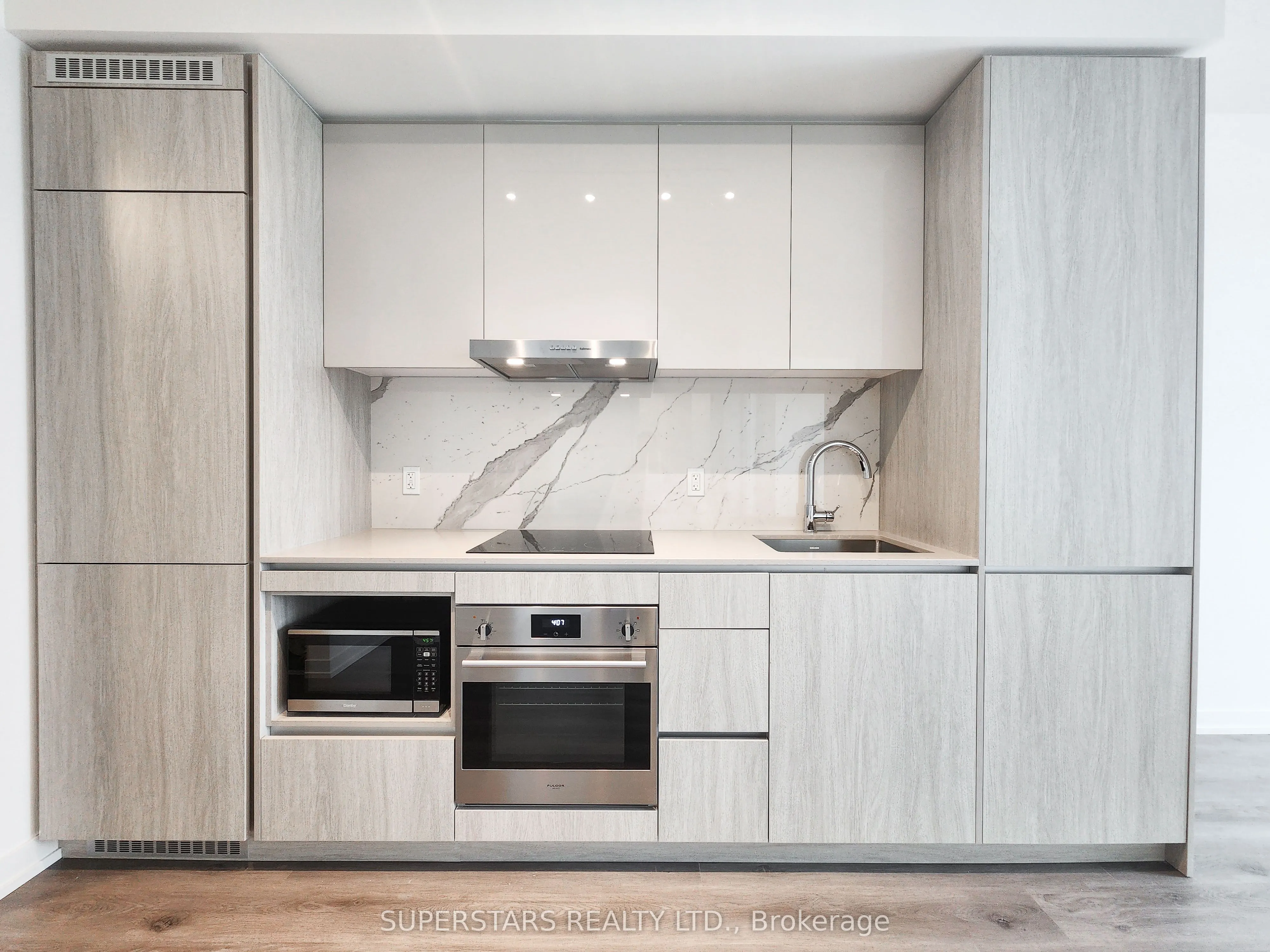 28 Interchange Way, #1602