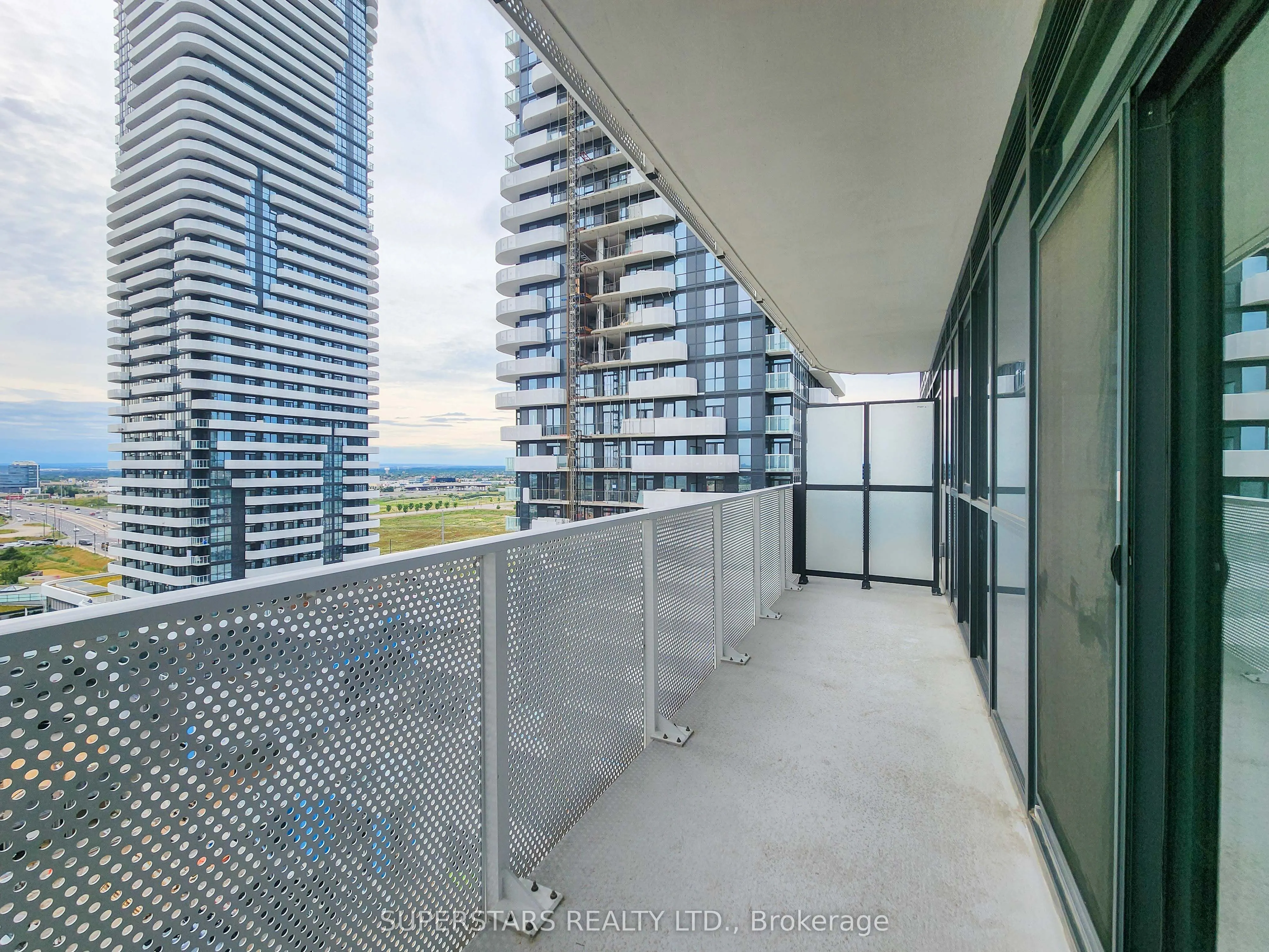 28 Interchange Way, #1602