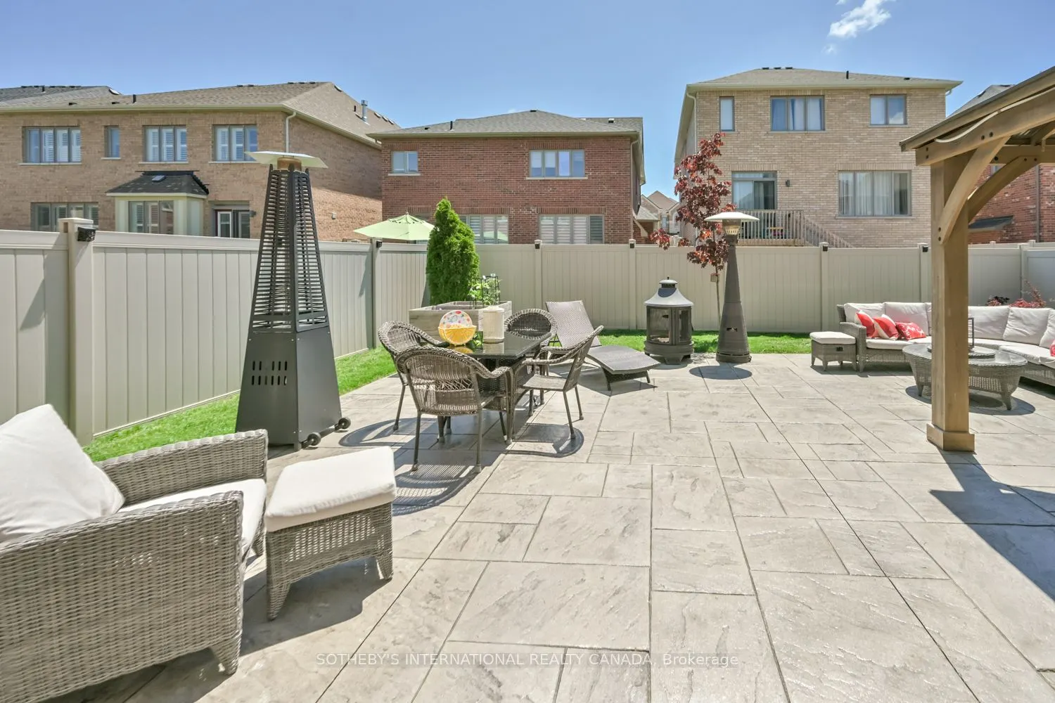 45 Crimson King Way