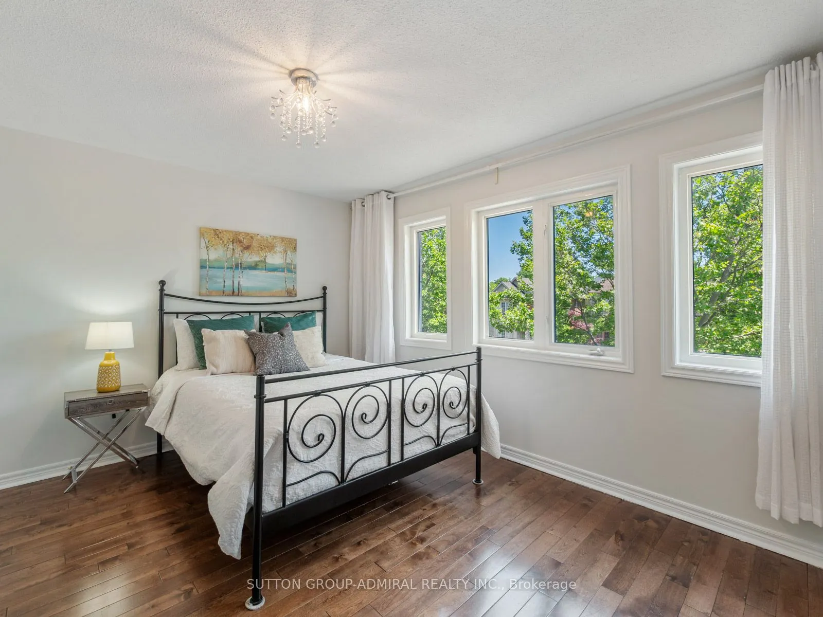 10 Auburndale Drive