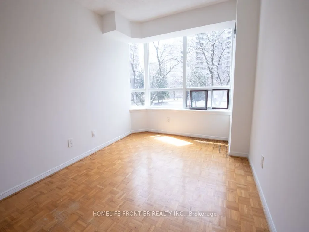 81 Townsgate Drive E, #210