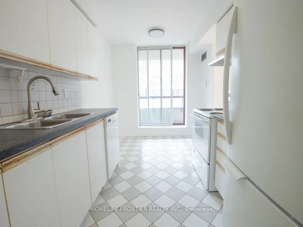 81 Townsgate Drive E, #210