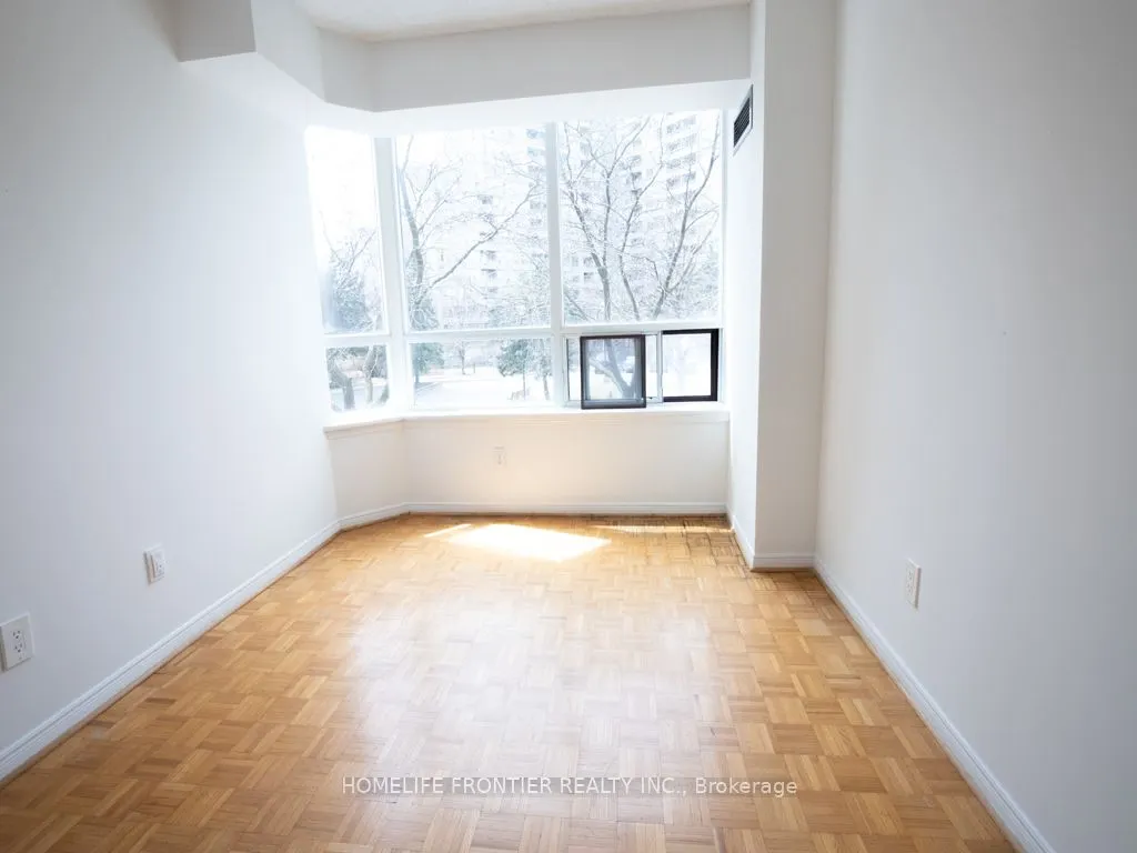 81 Townsgate Drive E, #210