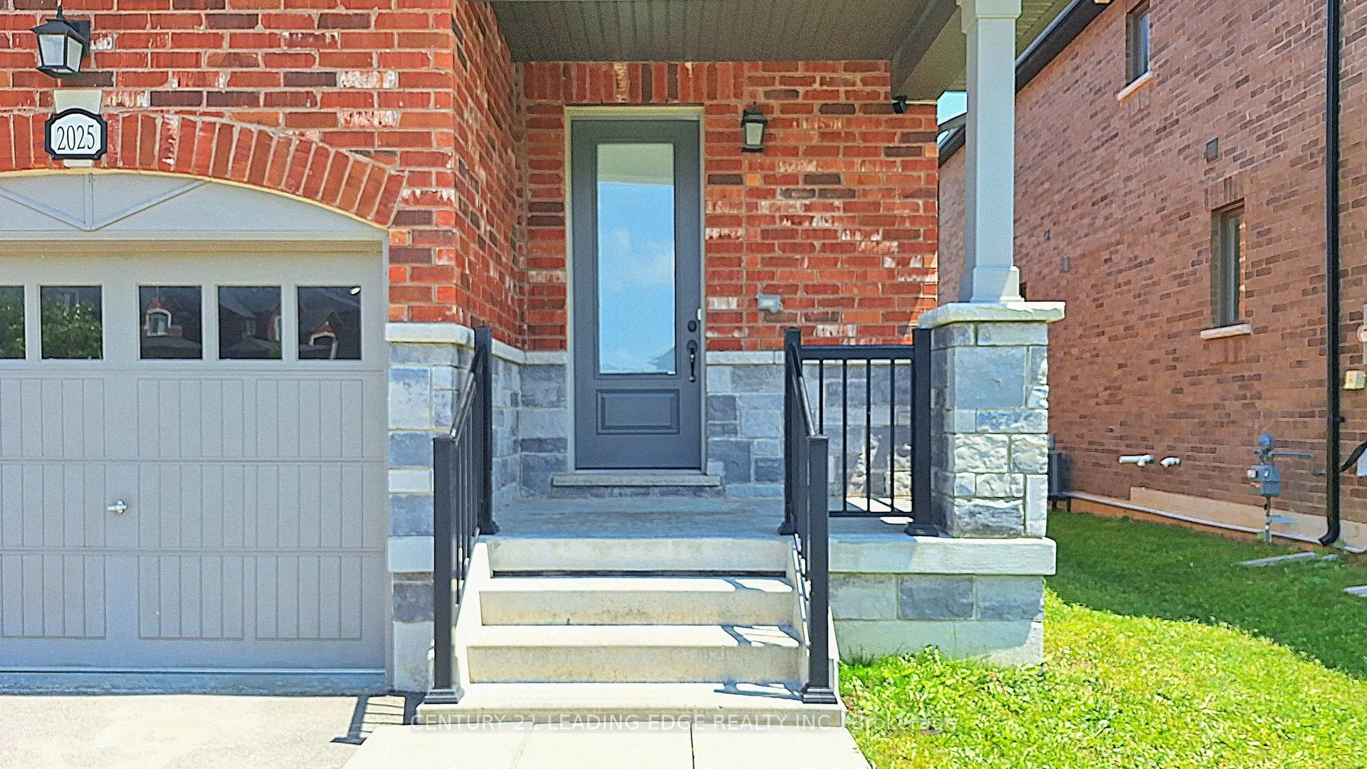 2025 Mullen Street
