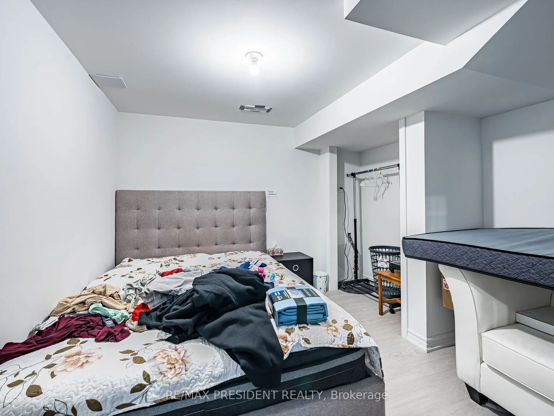 83 Brethet Heights