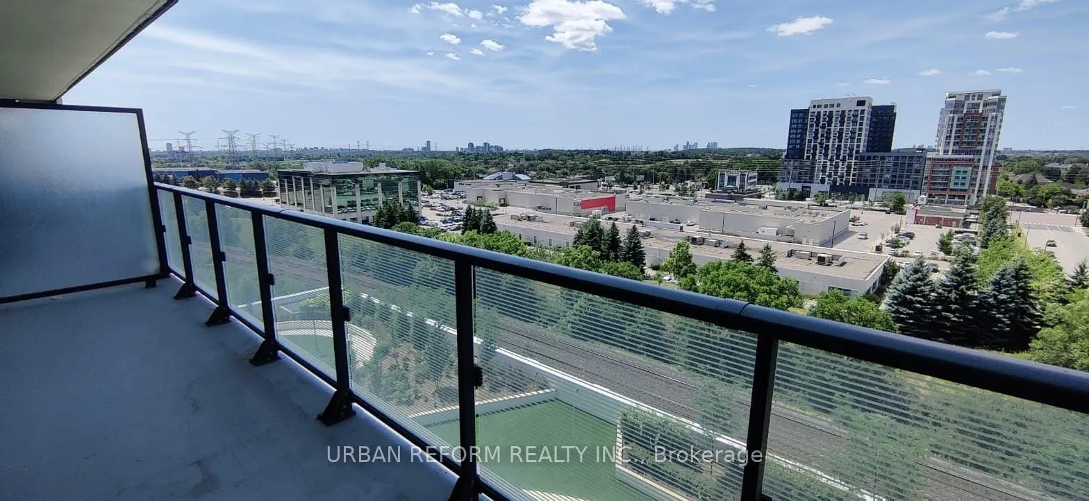 95 Oneida Crescent, #801