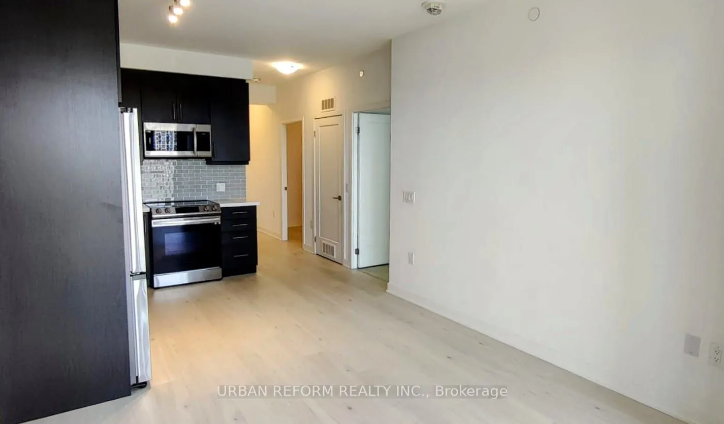 95 Oneida Crescent, #801