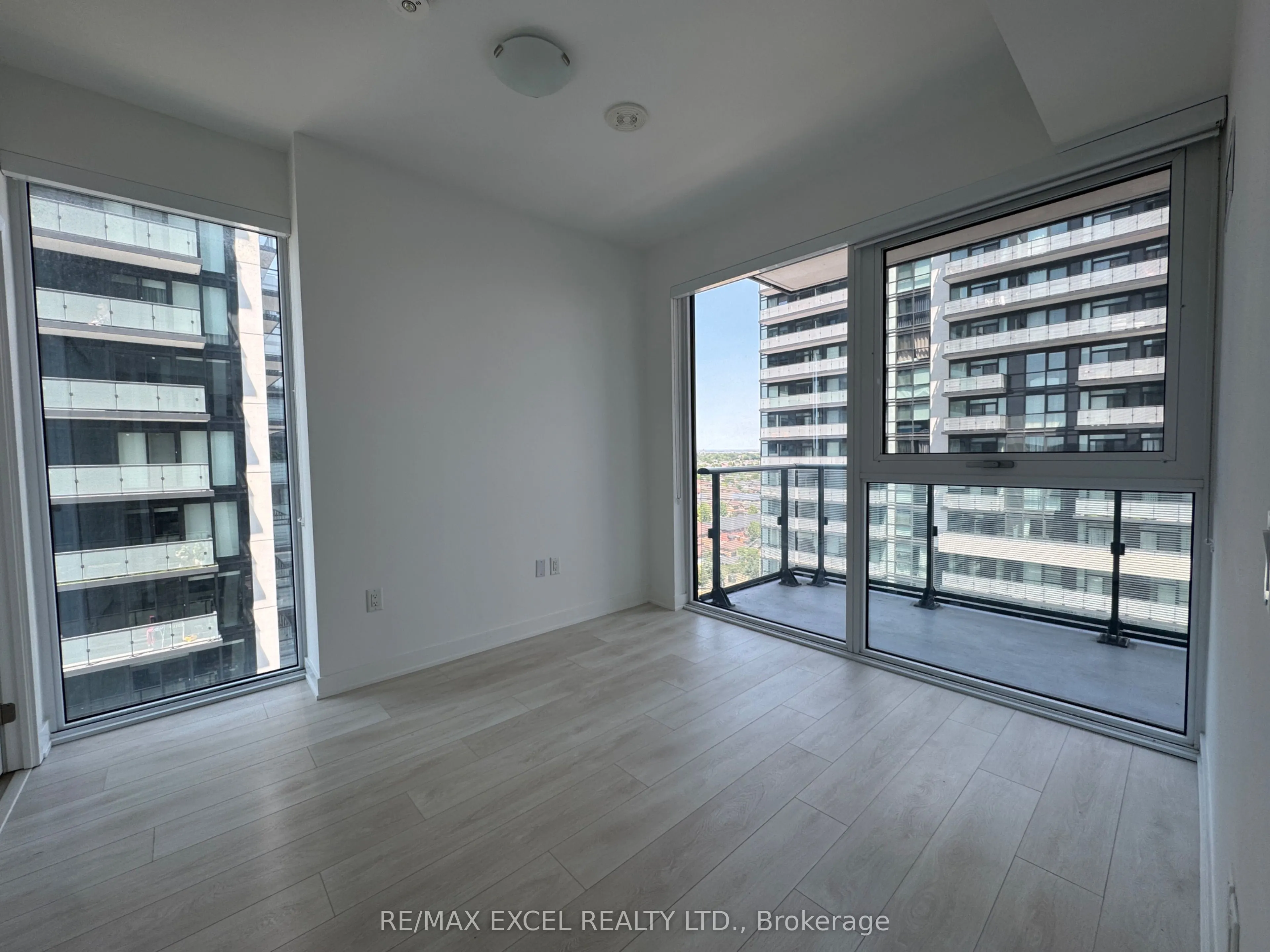 95 Oneida Crescent, #1204