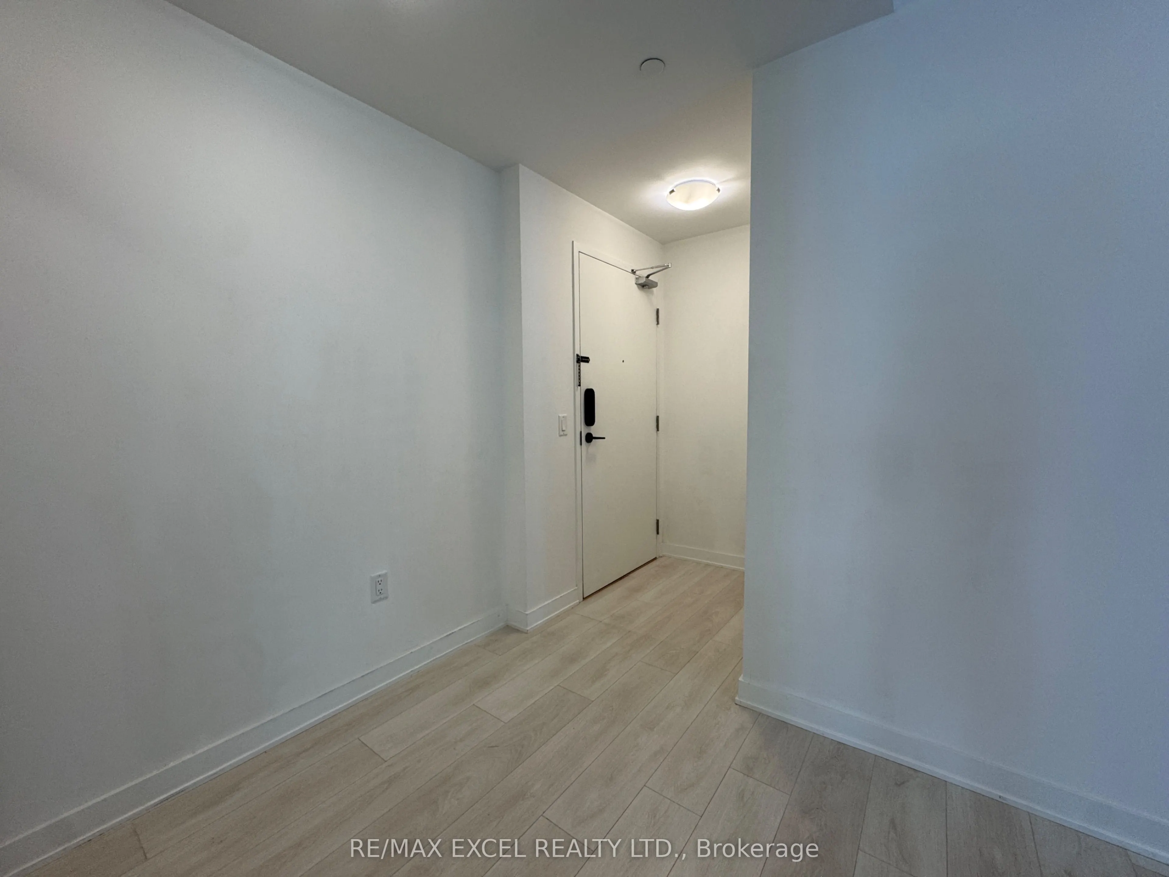 95 Oneida Crescent, #1204